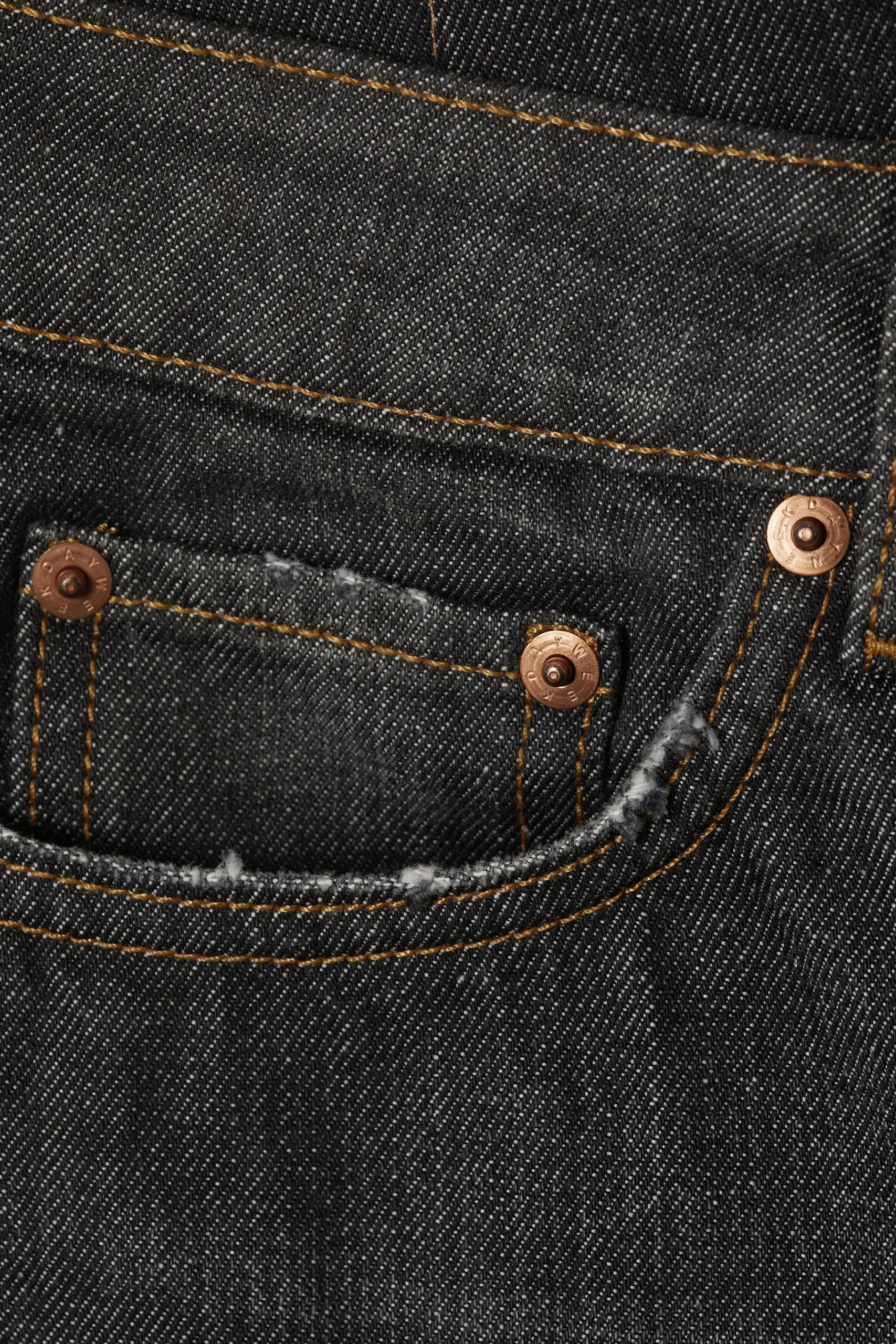 ample_lga_jeansshorts_med_ls_passform_5.webp Weekday Shorts<AMPLE LÅGA JEANSSHORTS MED LÖS PASSFORM