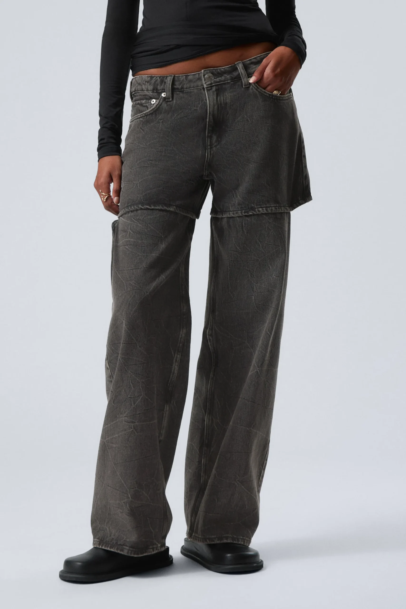 Weekday Jeans<AMPLE LÅGA LEDIGA SKURNA JEANS