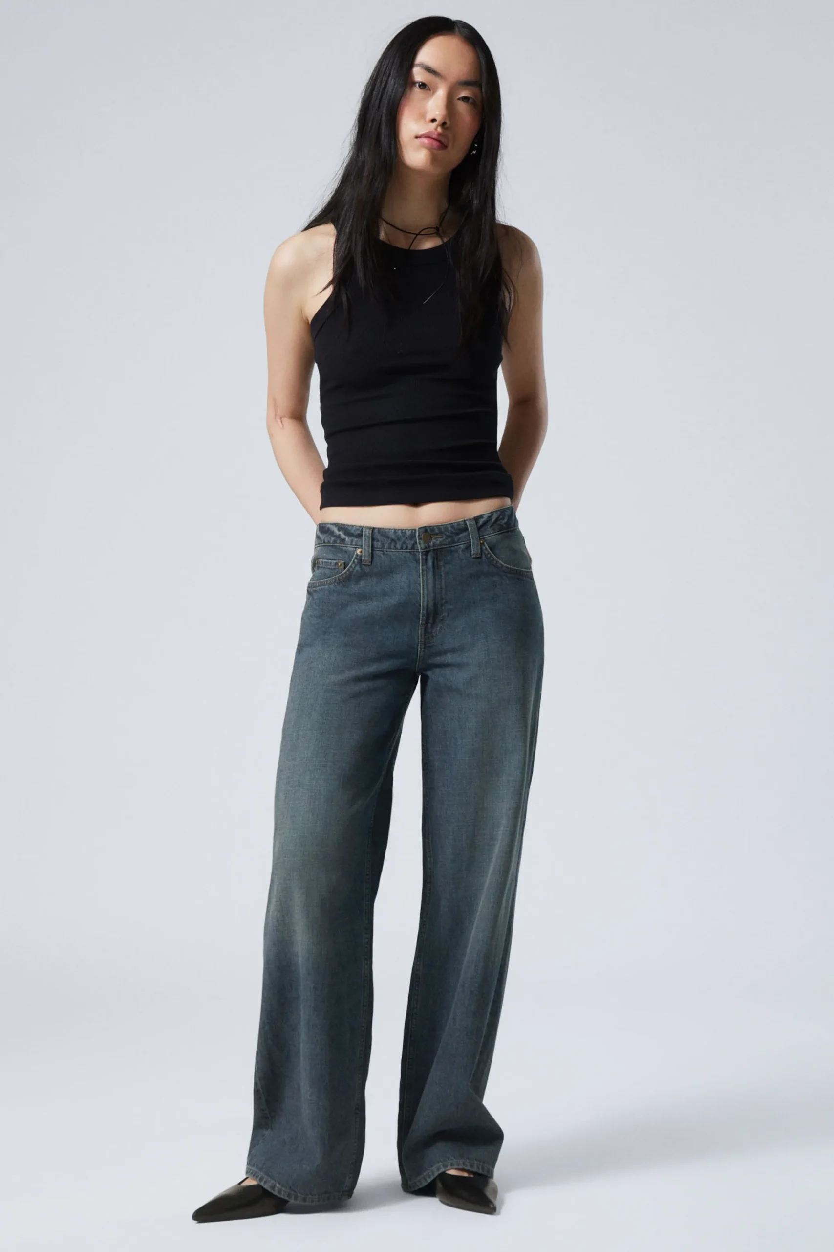 Weekday Jeans<AMPLE LOW WAIST LOOSE WIDE LEG JEANS