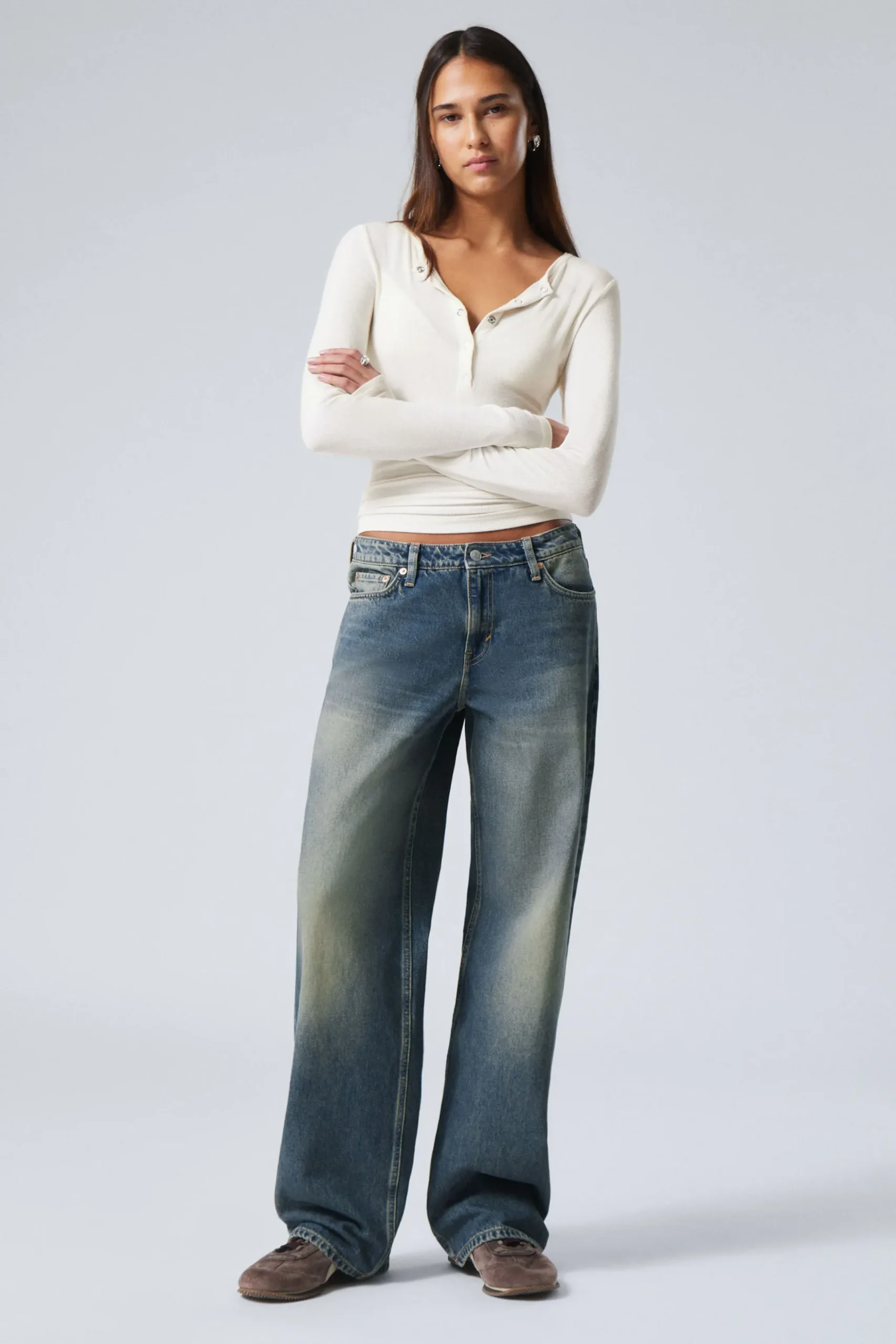Weekday Jeans<AMPLE LOW WAIST LOOSE WIDE LEG JEANS