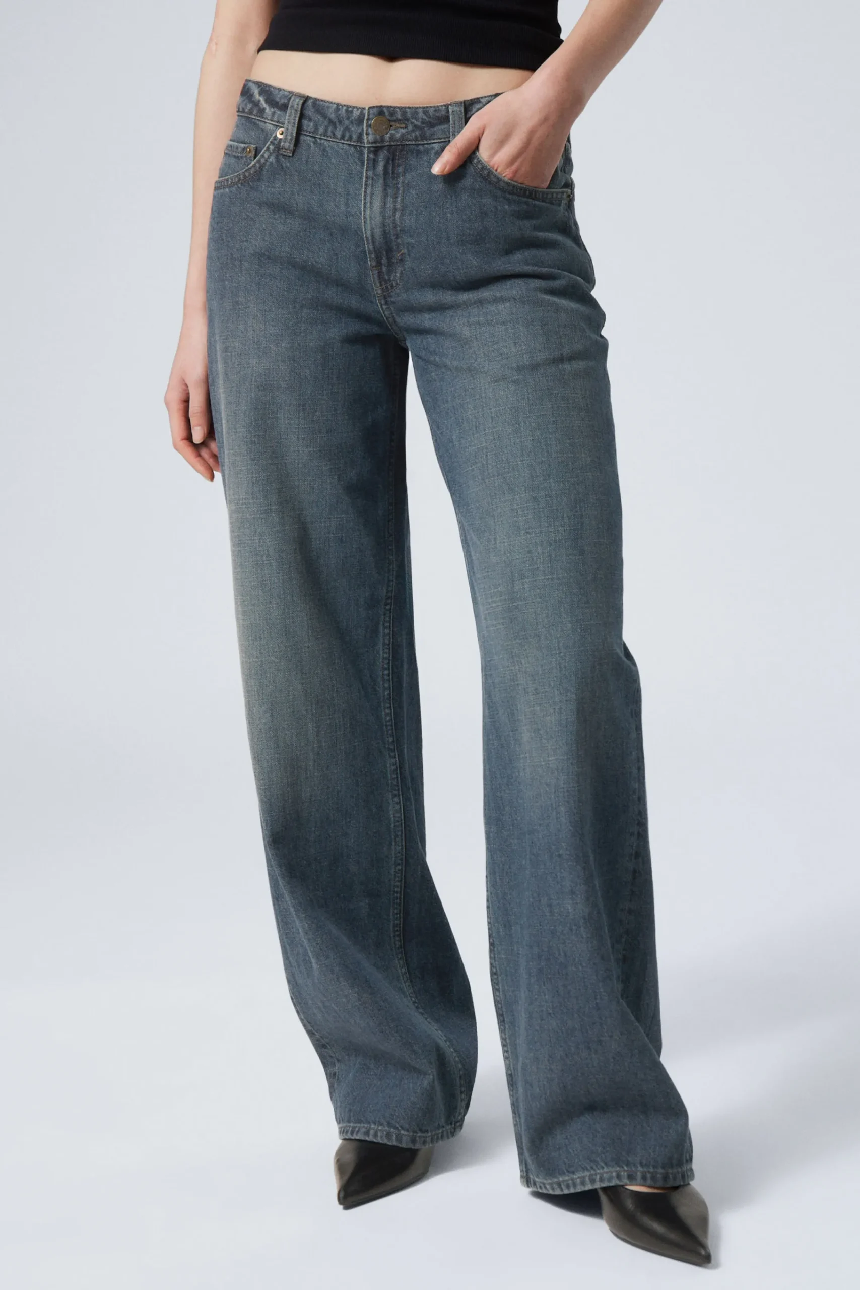 Weekday Jeans<AMPLE LOW WAIST LOOSE WIDE LEG JEANS