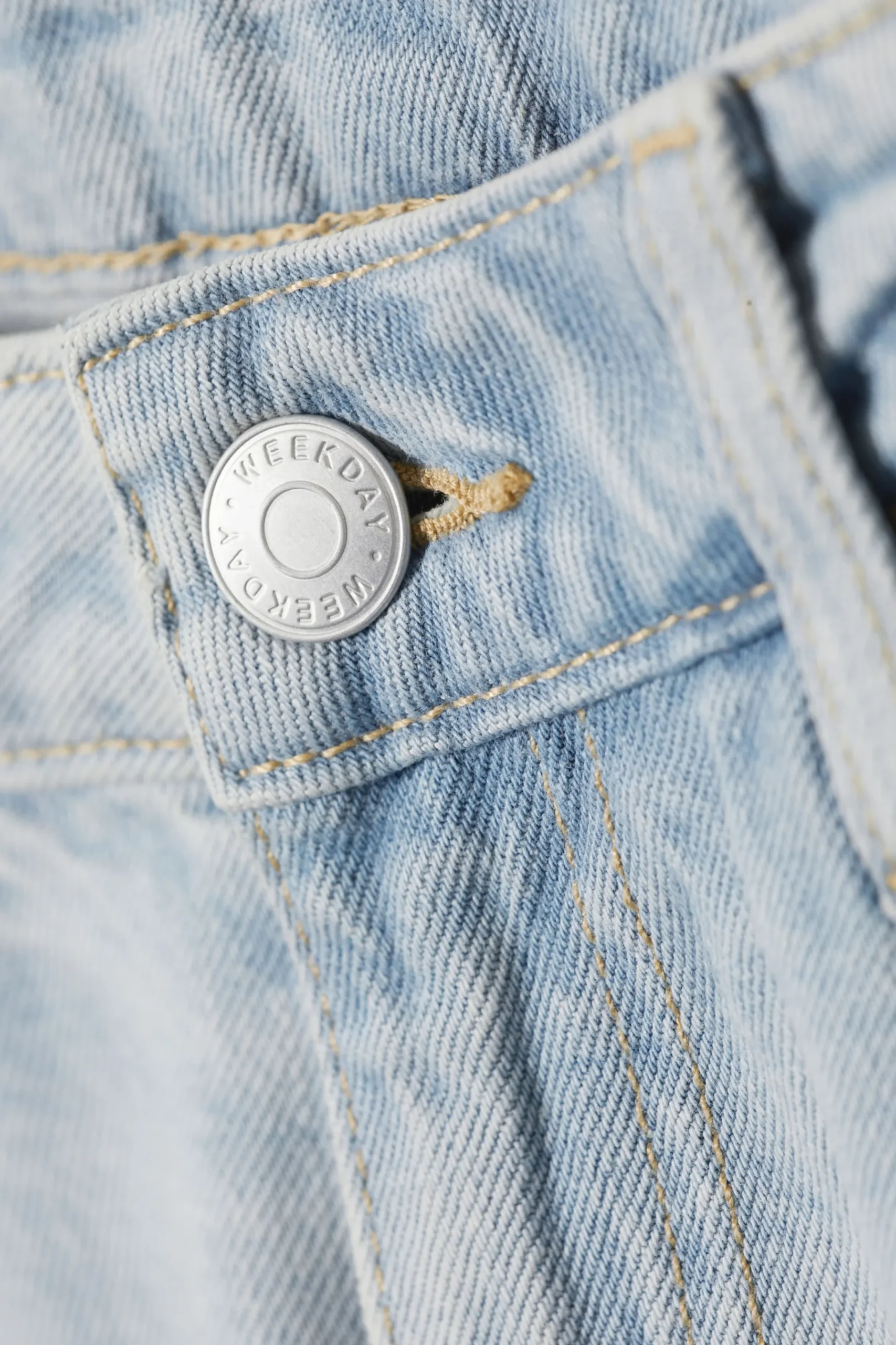 Weekday Jeans<AMPLE LOW WAIST LOOSE WIDE LEG JEANS
