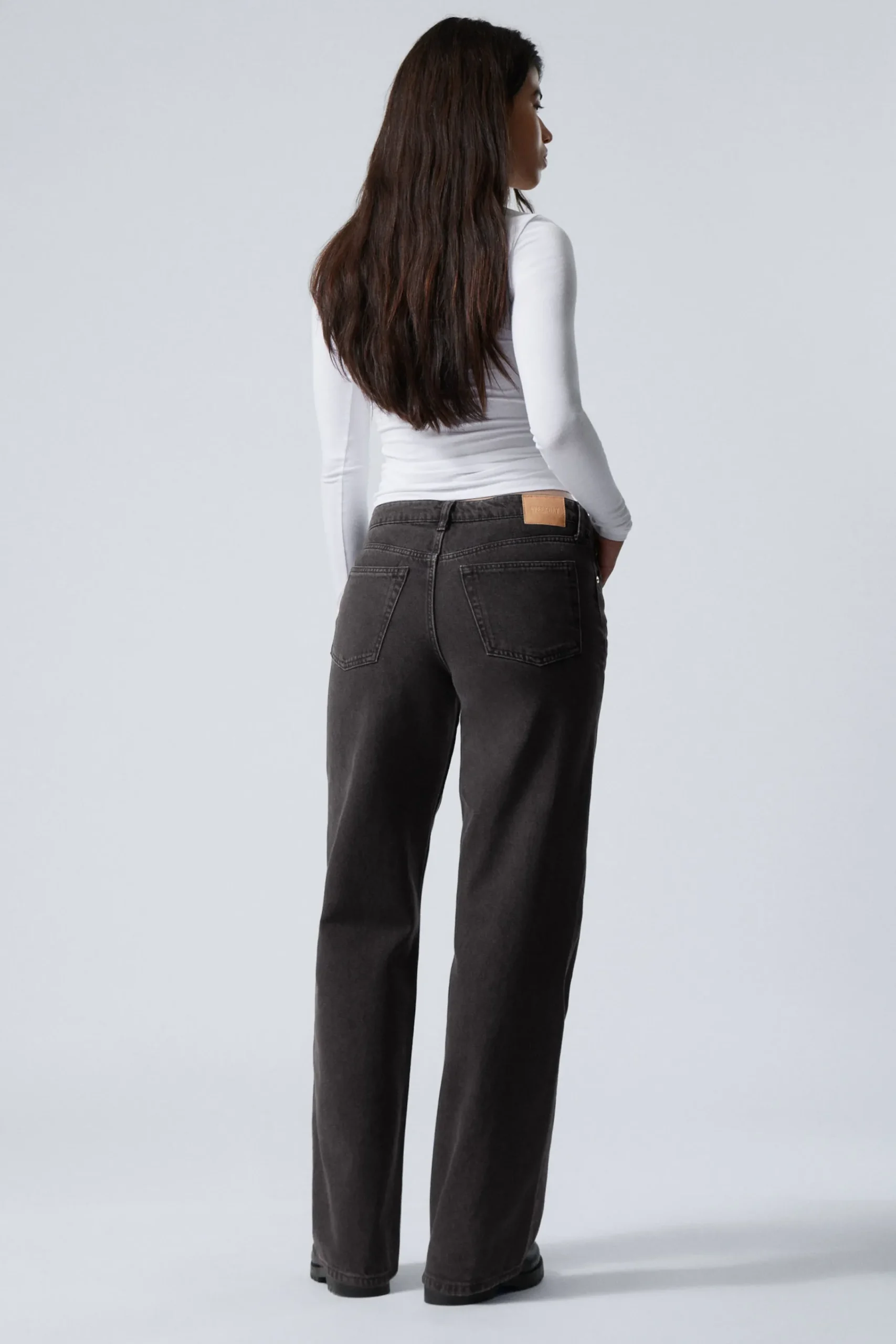 ample_low_waist_loose_wide_leg_jeans_4-2.webp Weekday Jeans<AMPLE LOW WAIST LOOSE WIDE LEG JEANS