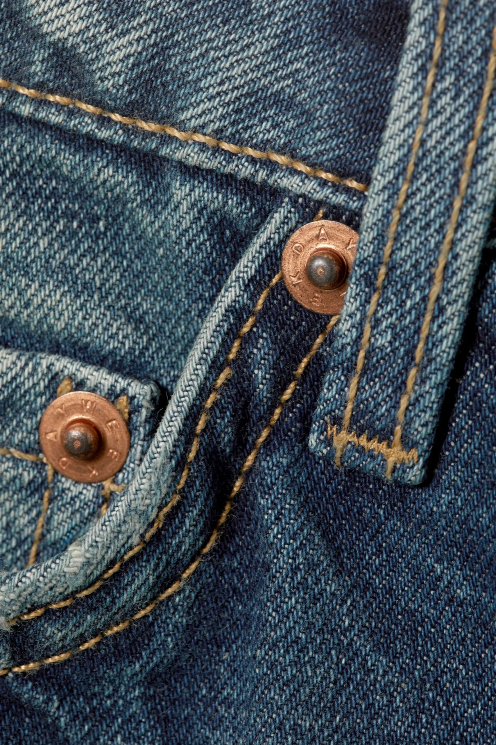 ample_low_waist_loose_wide_leg_jeans_5-3.webp Weekday Jeans<AMPLE LOW WAIST LOOSE WIDE LEG JEANS