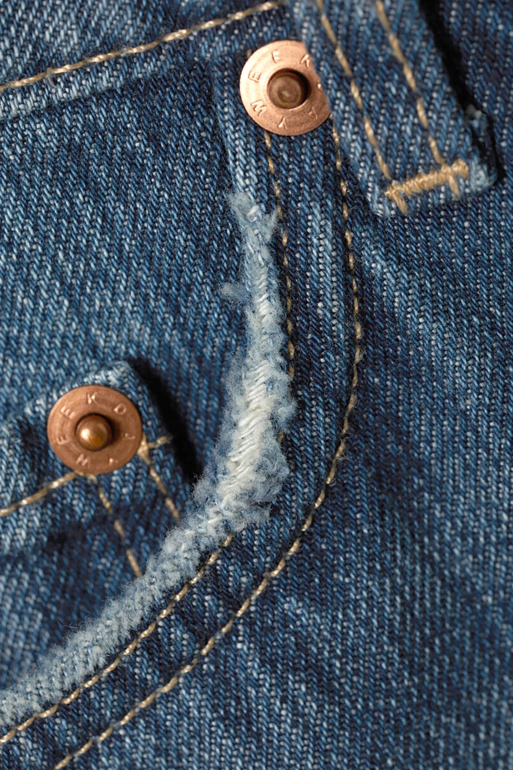 ample_low_waist_loose_wide_leg_jeans_5-7.webp Weekday Jeans<AMPLE LOW WAIST LOOSE WIDE LEG JEANS