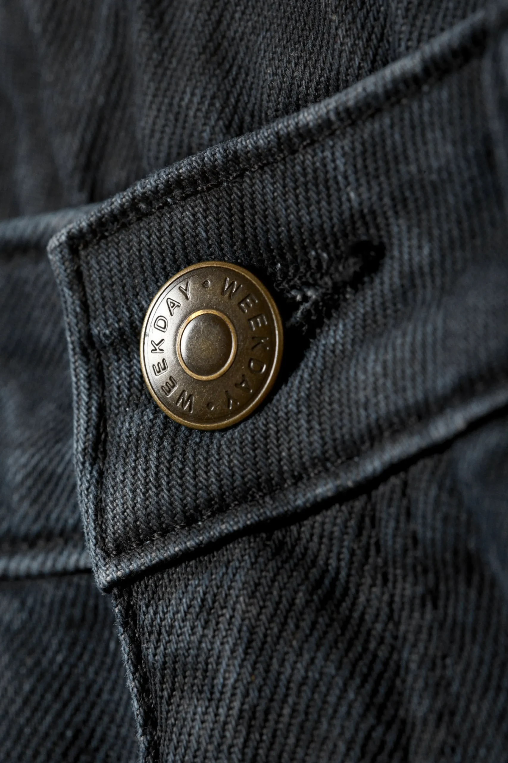 ample_low_waist_loose_wide_leg_jeans_5.webp Weekday Jeans<AMPLE LOW WAIST LOOSE WIDE LEG JEANS