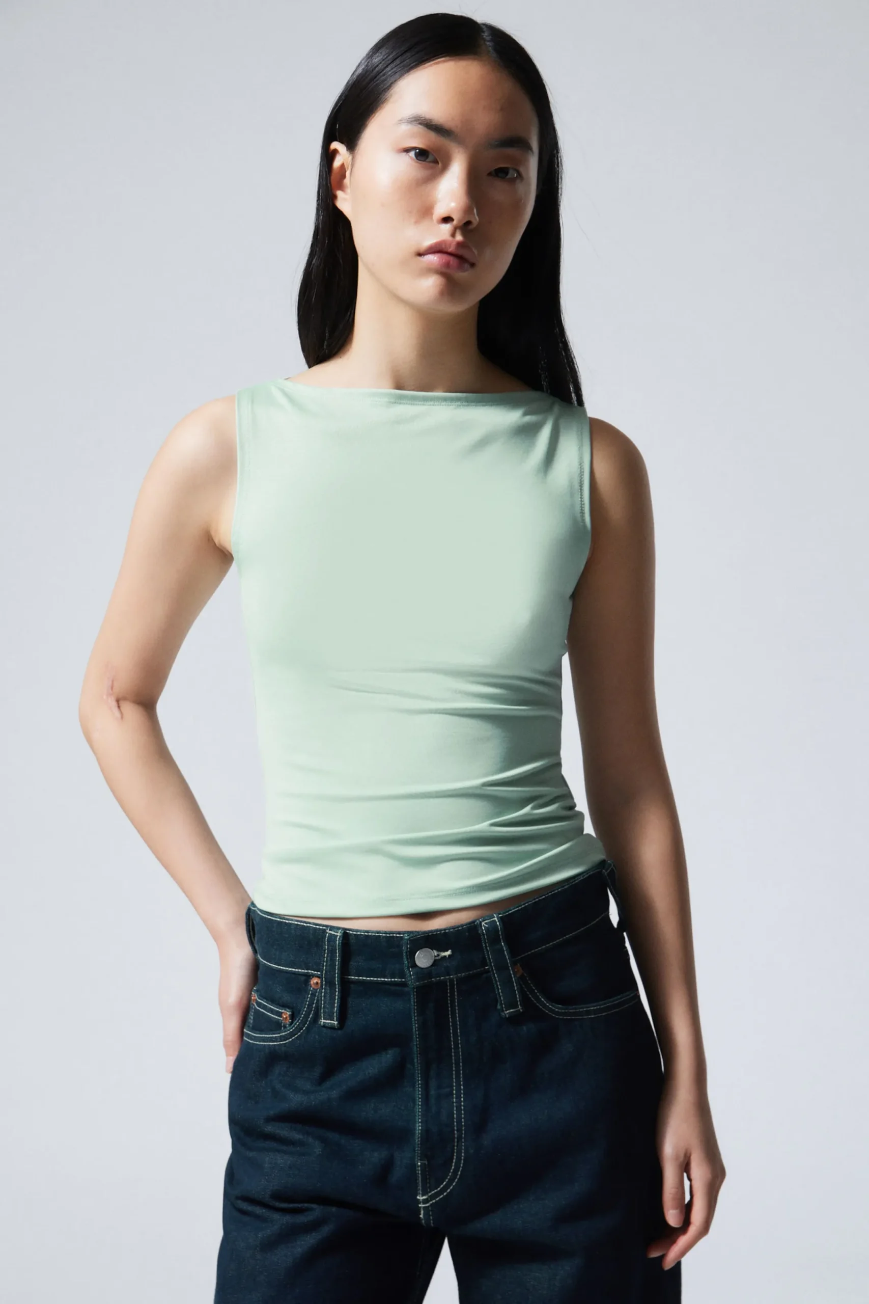Weekday Toppar<ANNIE BOATNECK SLEEVELESS TOP