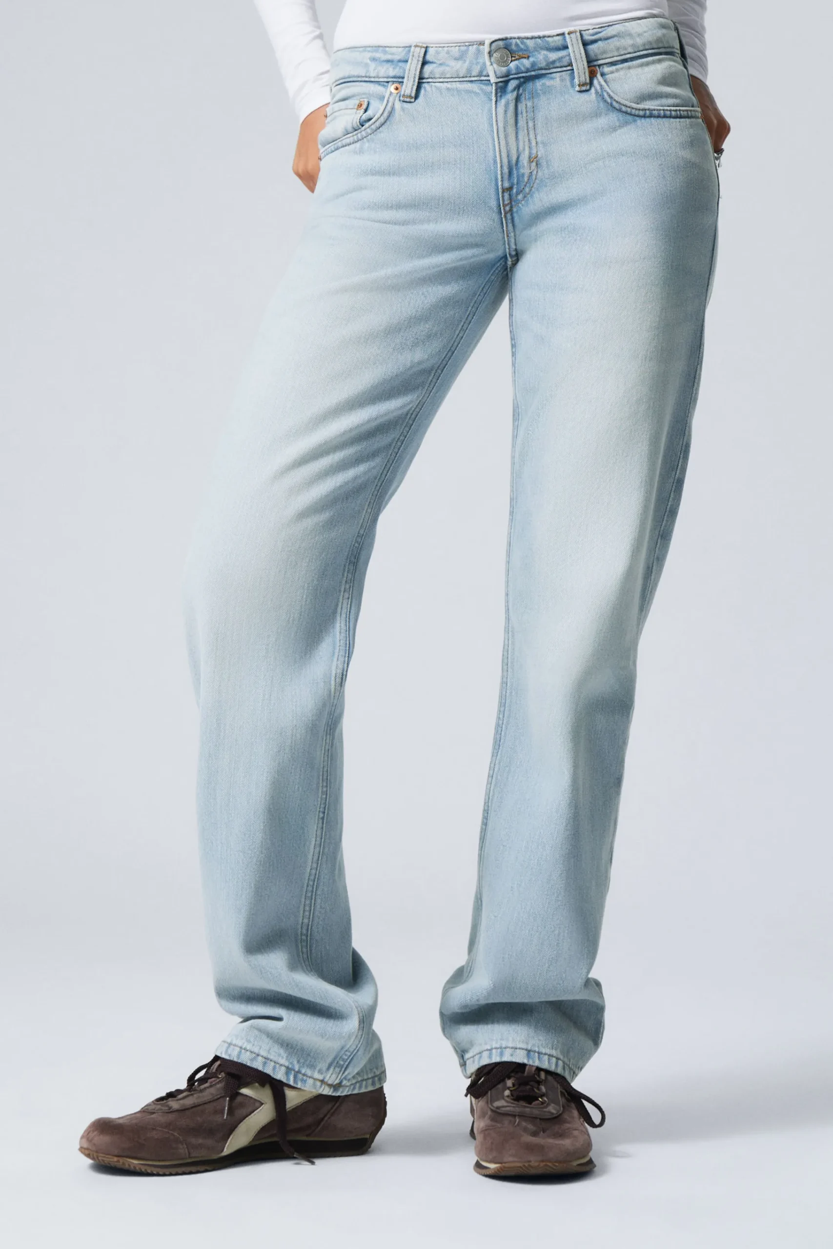 Weekday Jeans<ARROW LOW WAIST REGULAR STRAIGHT LEG JEANS