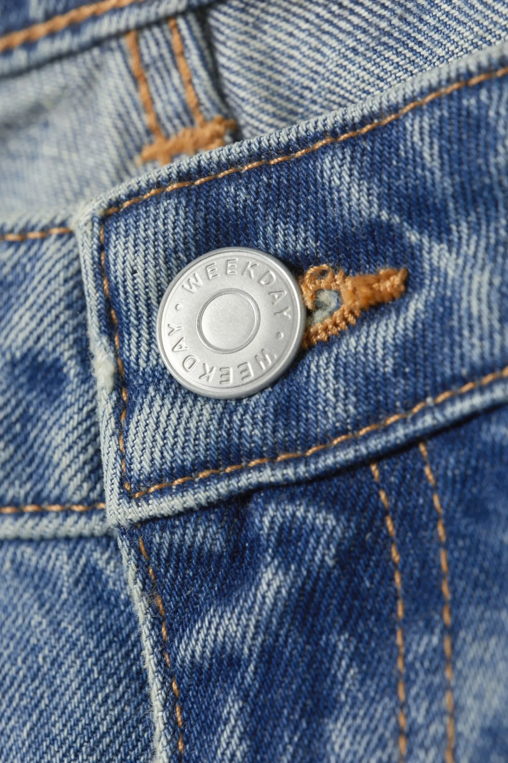 Weekday Jeans<ARROW LOW WAIST REGULAR STRAIGHT LEG JEANS