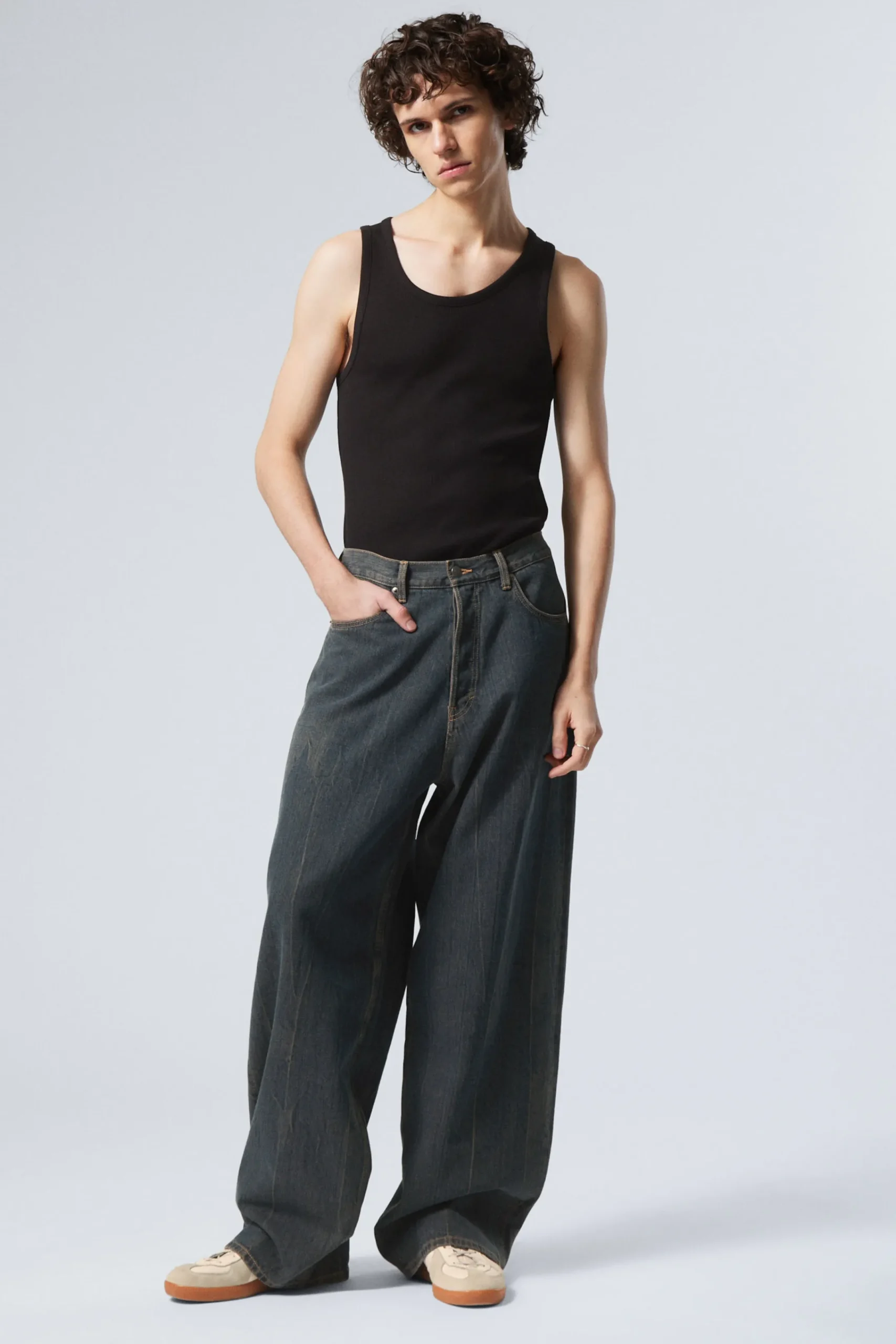 astro_loose_baggy_leg_jeans_2-3.webp Weekday Jeans | Jeans<ASTRO LOOSE BAGGY LEG JEANS