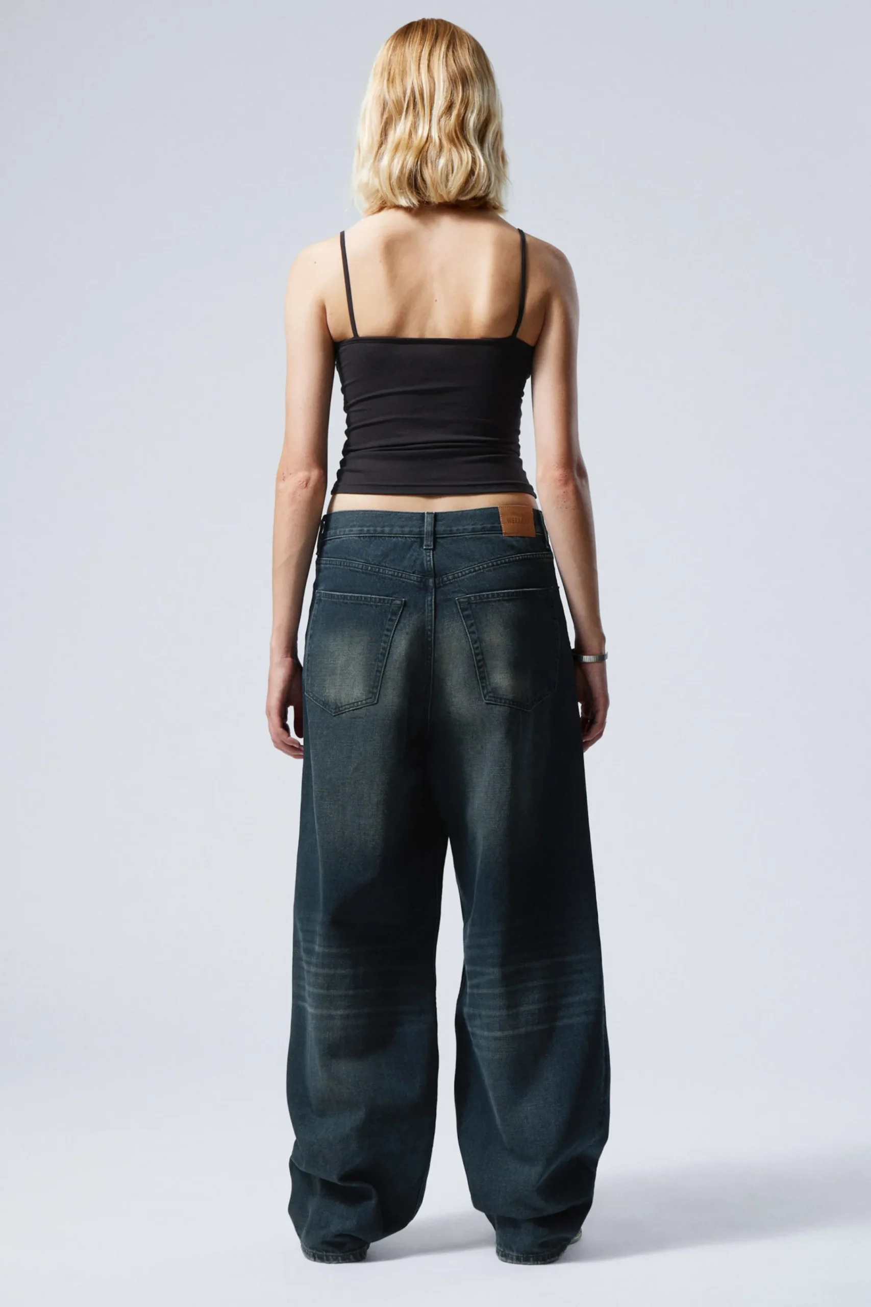 astro_loose_baggy_leg_jeans_3-11.webp Weekday Jeans | Jeans<ASTRO LOOSE BAGGY LEG JEANS
