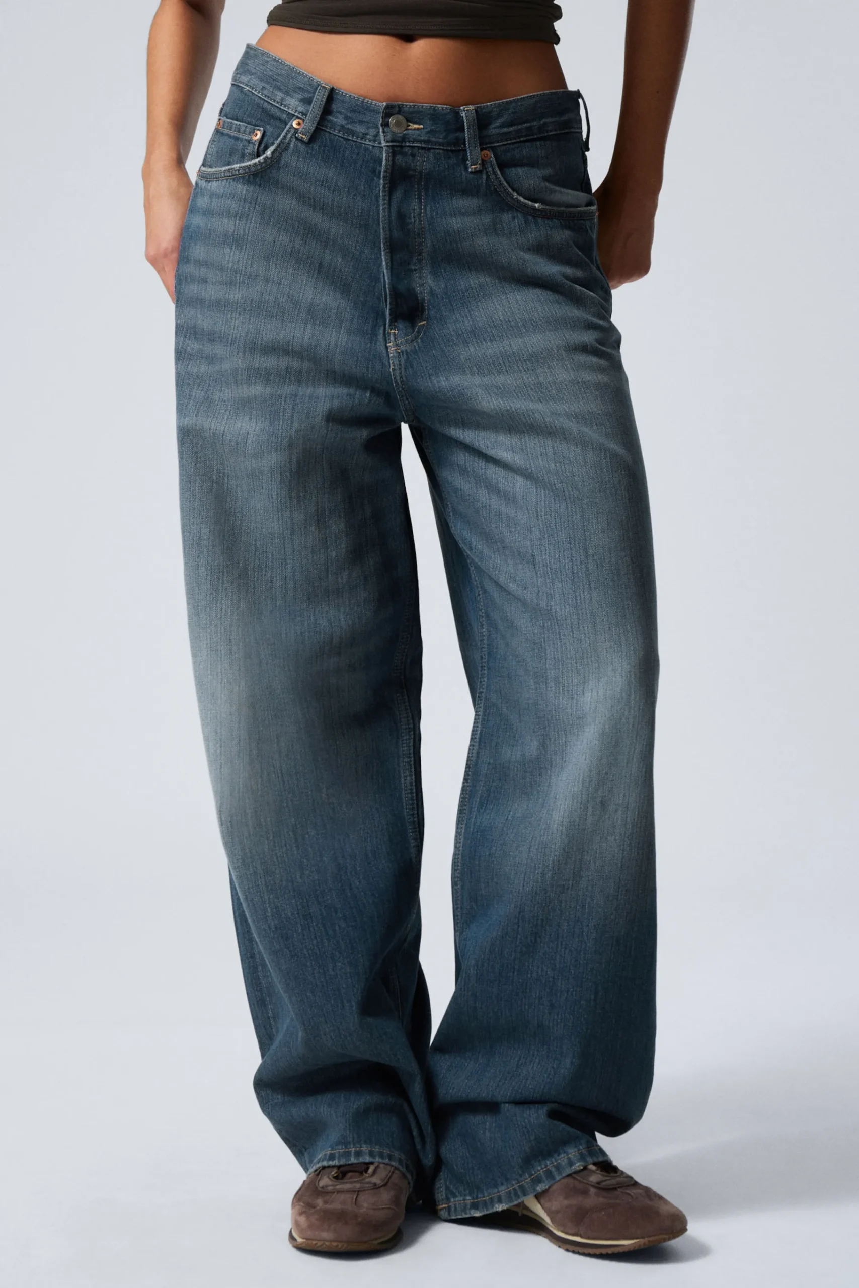 astro_loose_baggy_leg_jeans_3-9.webp Weekday Jeans<ASTRO LOOSE BAGGY LEG JEANS