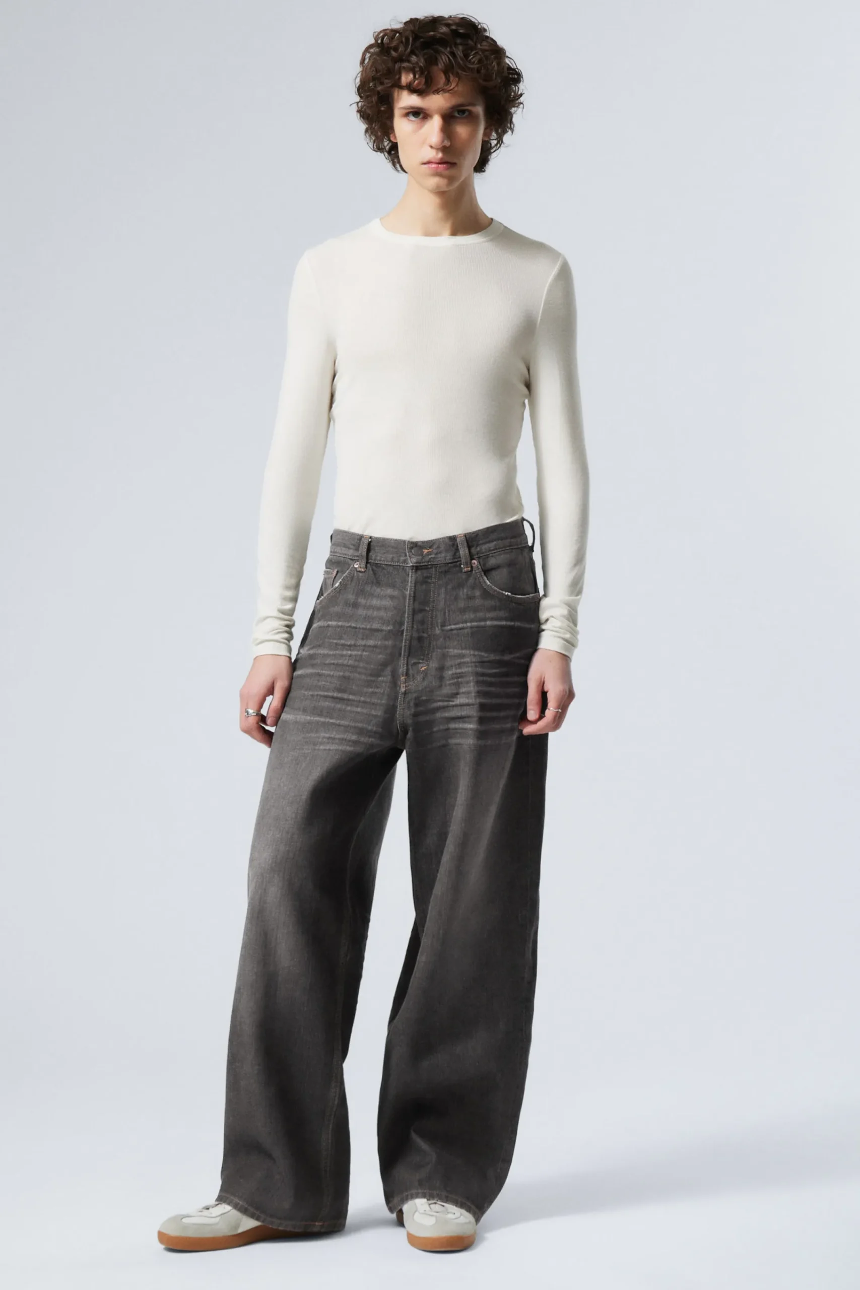astro_loose_baggy_leg_jeans_4-5.webp Weekday Jeans | Jeans<ASTRO LOOSE BAGGY LEG JEANS