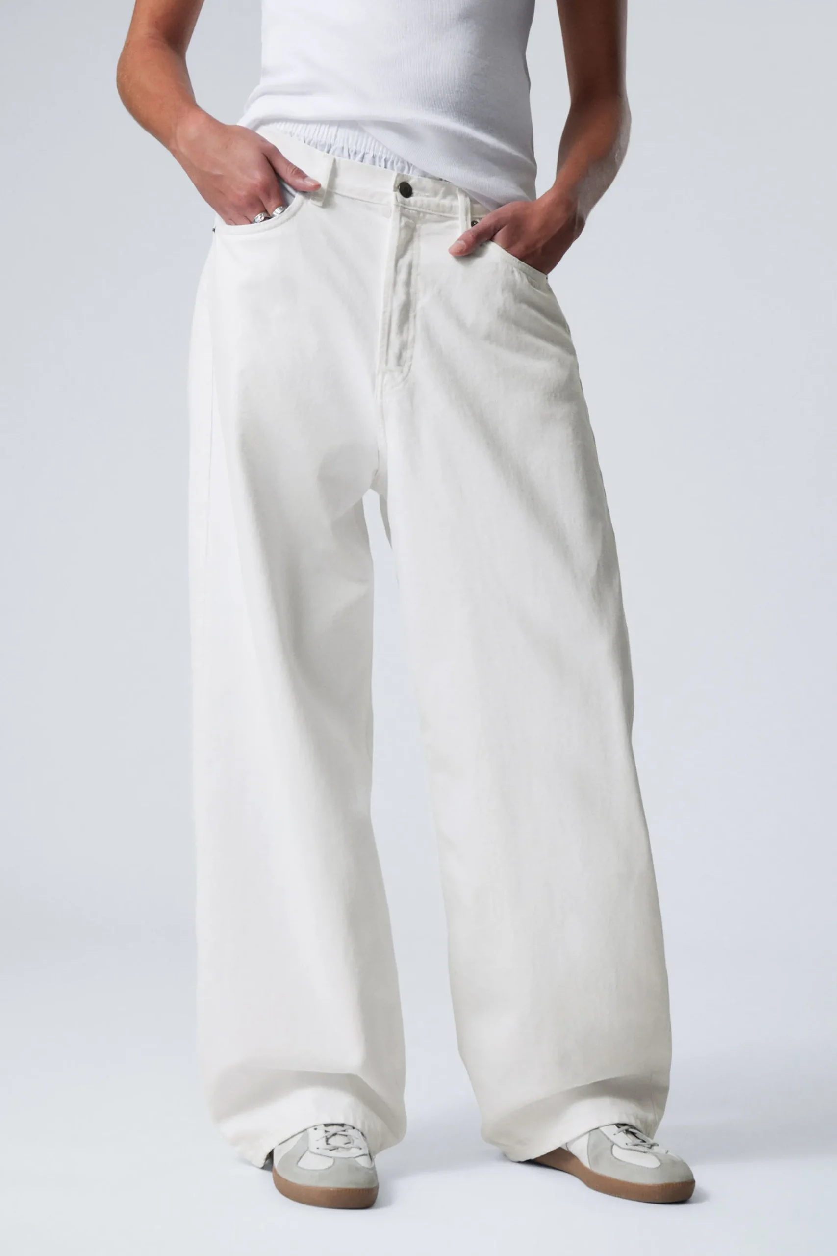 astro_loose_baggy_leg_jeans_4.webp Weekday Jeans | Jeans<ASTRO LOOSE BAGGY LEG JEANS