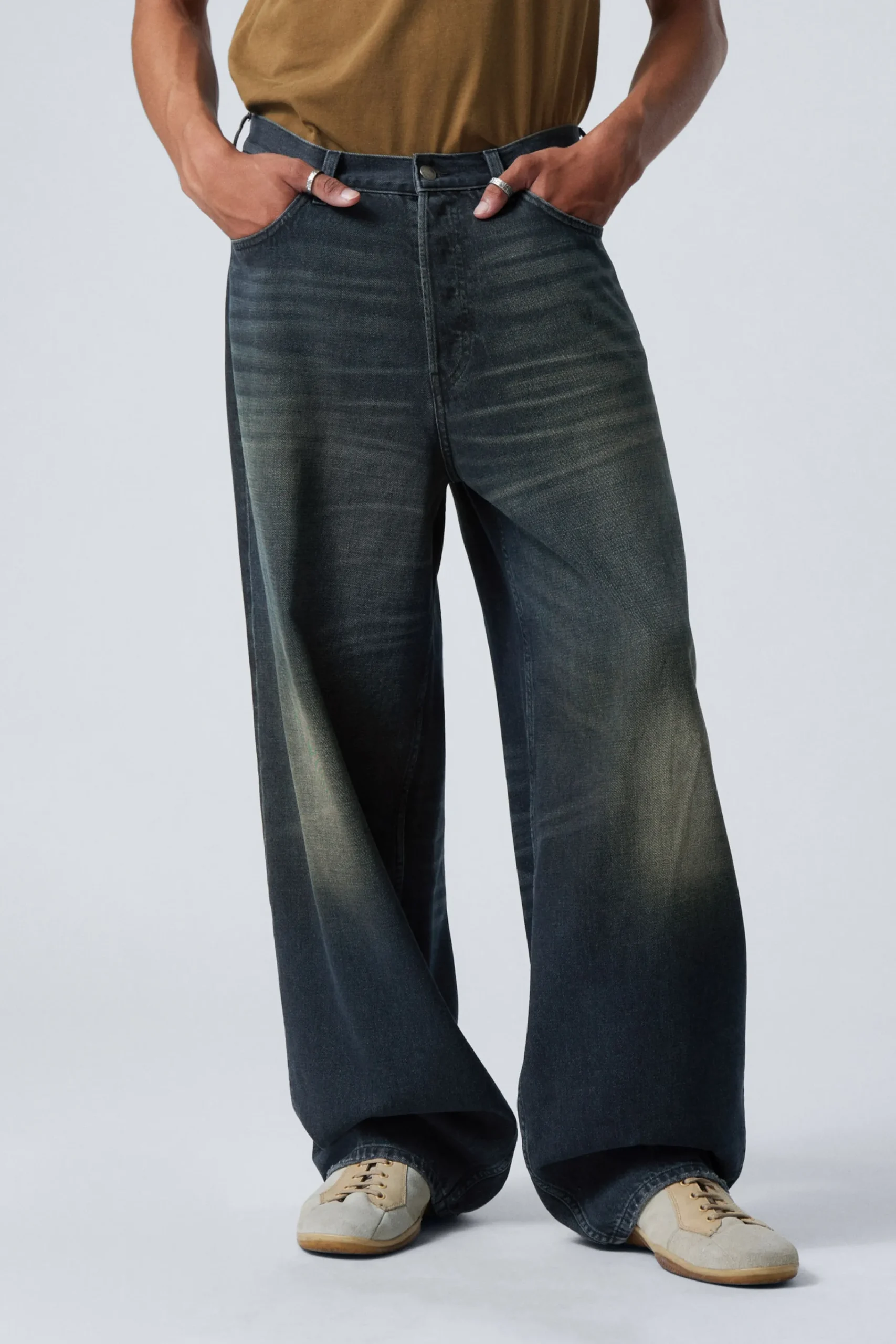 astro_loose_baggy_leg_jeans_5-11.webp Weekday Jeans | Jeans<ASTRO LOOSE BAGGY LEG JEANS