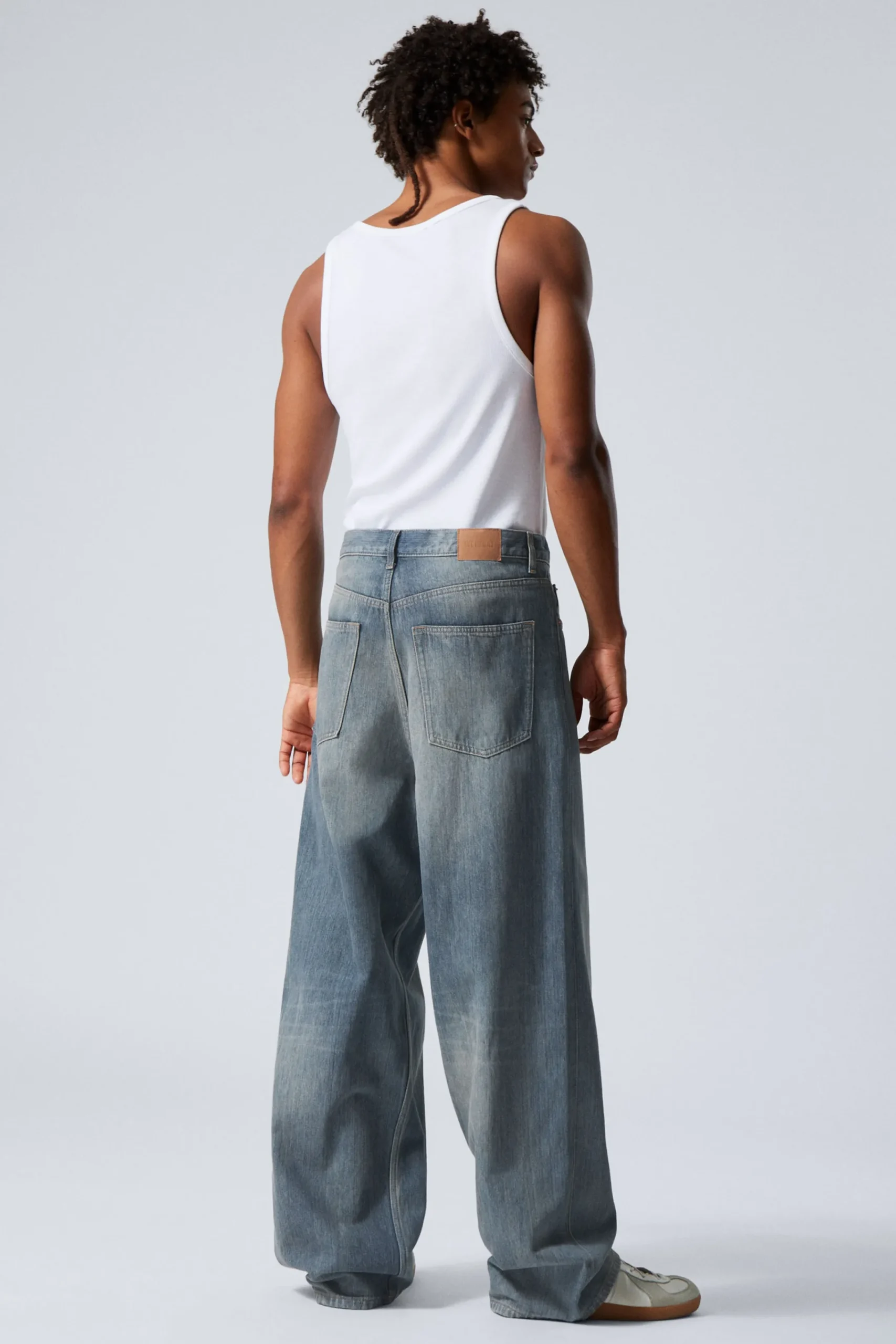 astro_loose_baggy_leg_jeans_6-7.webp Weekday Jeans | Jeans<ASTRO LOOSE BAGGY LEG JEANS