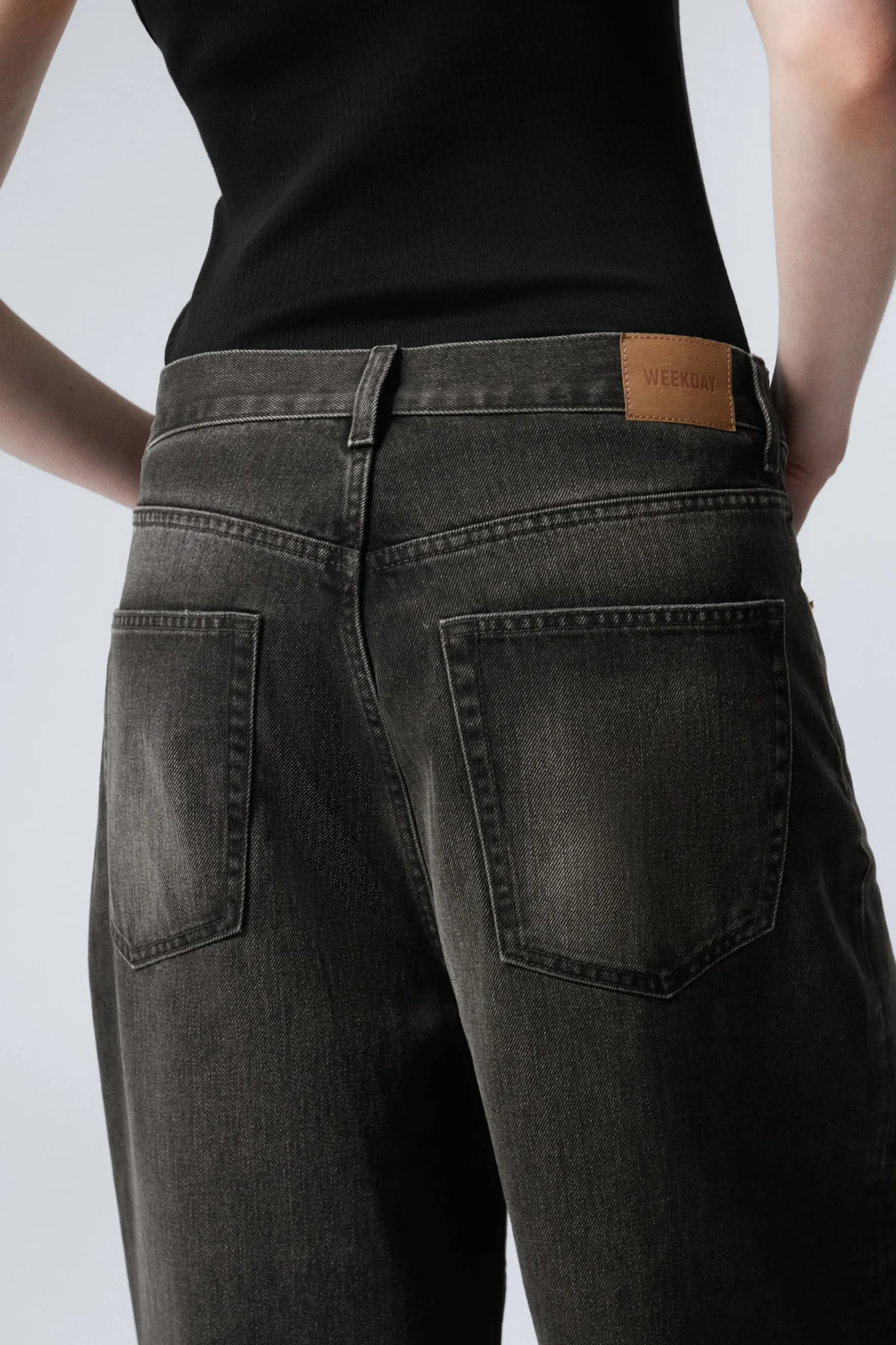 astro_loose_baggy_leg_jeans_6-8.webp Weekday Jeans | Jeans<ASTRO LOOSE BAGGY LEG JEANS