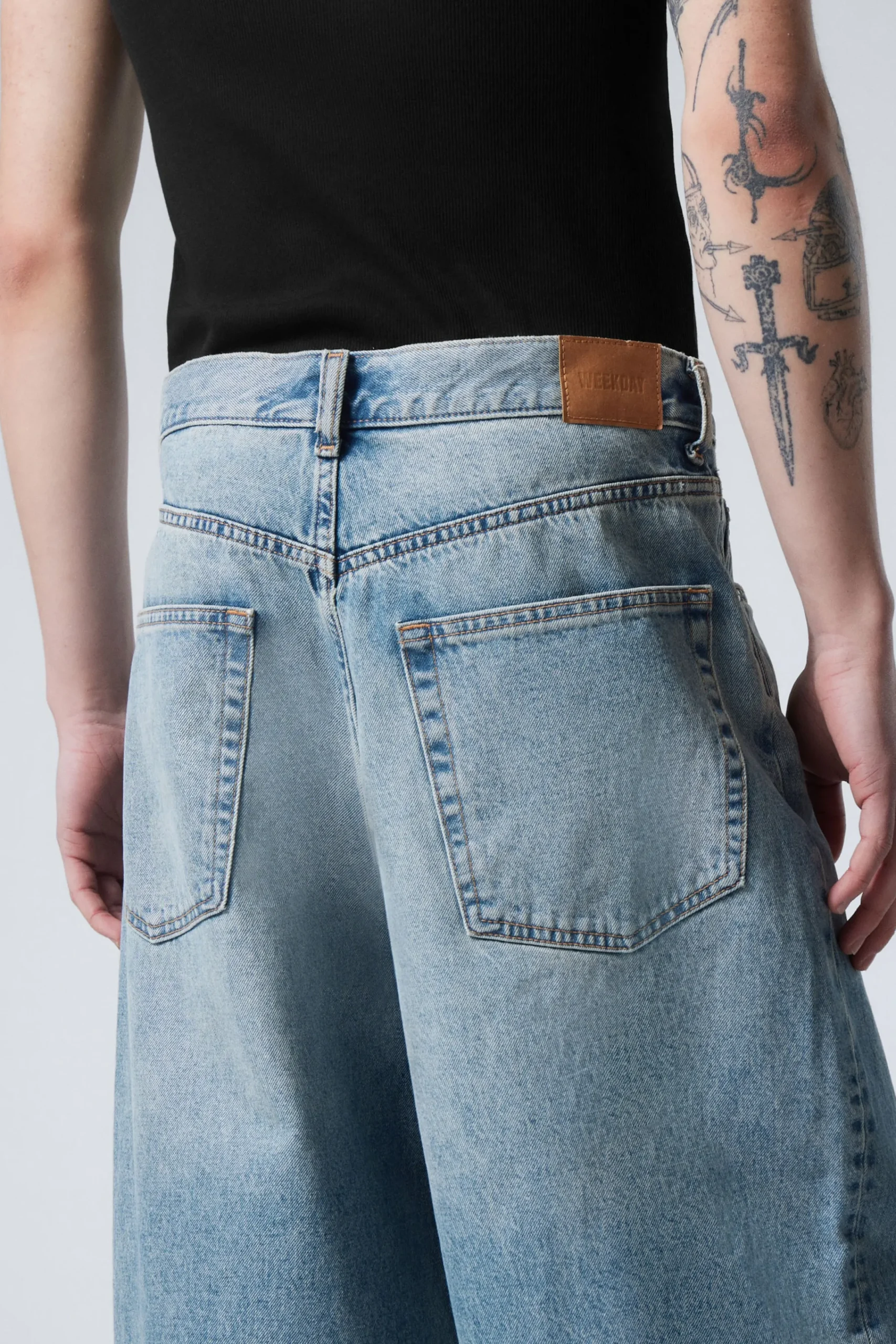 astro_loose_baggy_leg_jeans_7-2.webp Weekday Jeans | Jeans<ASTRO LOOSE BAGGY LEG JEANS