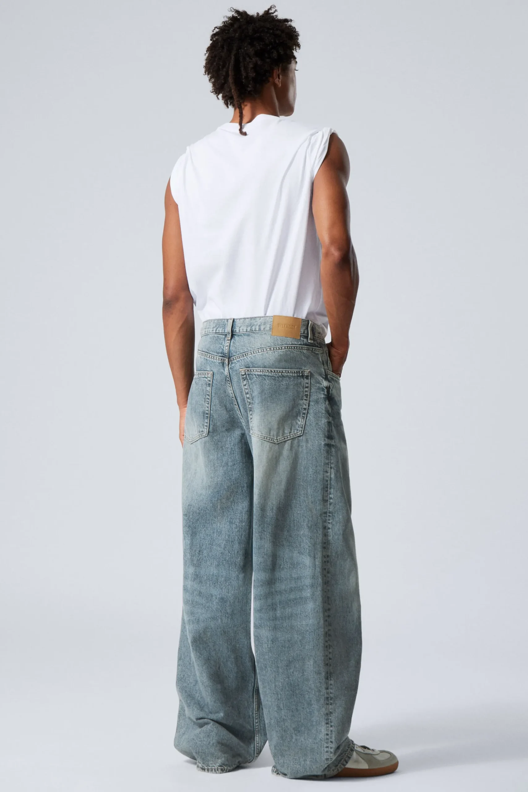 astro_loose_baggy_leg_jeans_7-4.webp Weekday Jeans | Jeans<ASTRO LOOSE BAGGY LEG JEANS