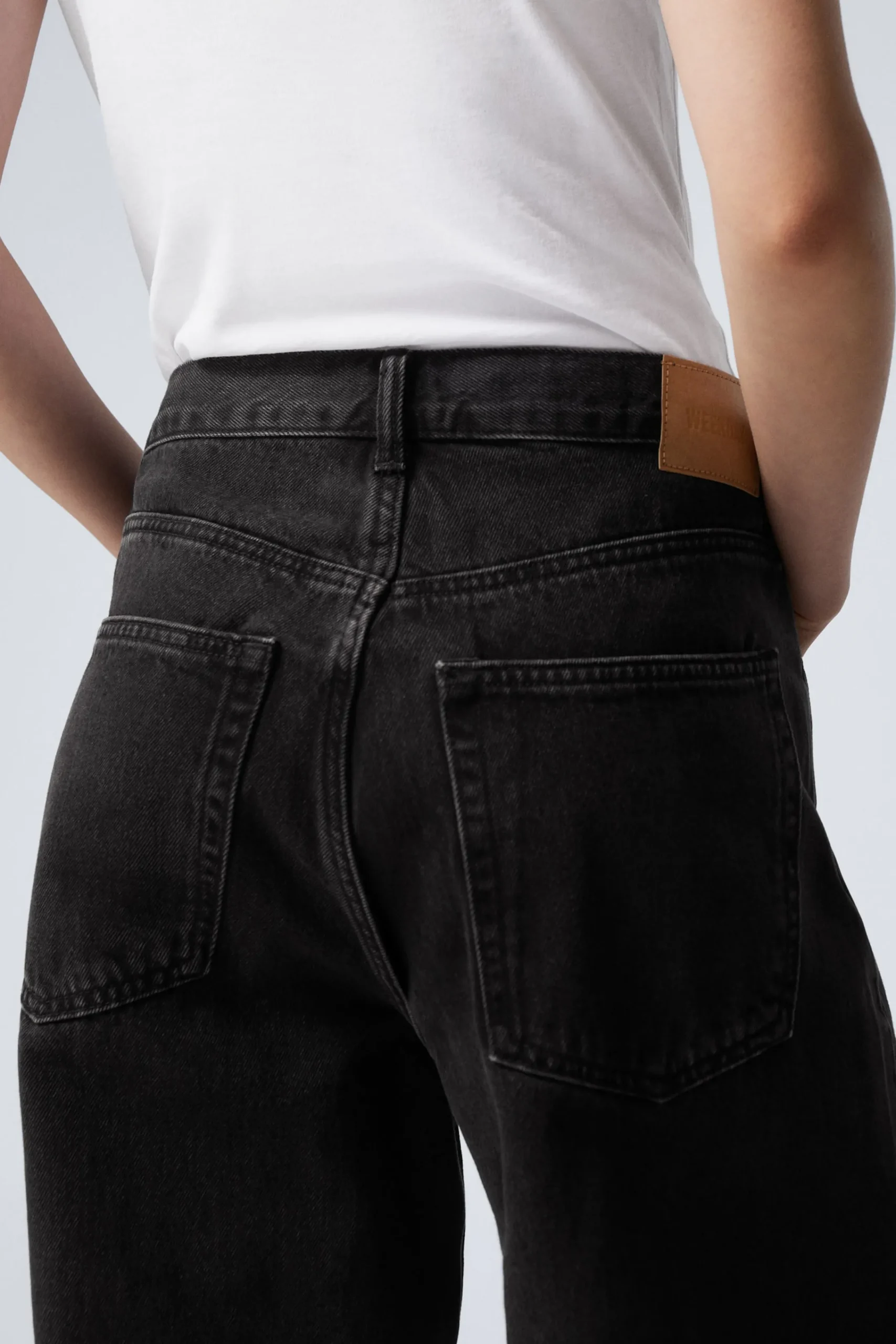 astro_loose_baggy_leg_jeans_7-6.webp Weekday Jeans<ASTRO LOOSE BAGGY LEG JEANS