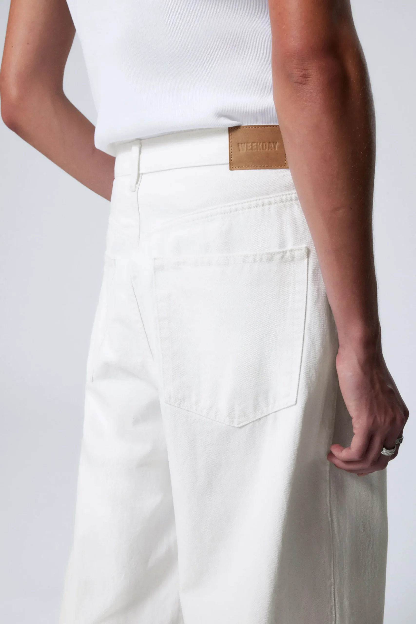 astro_loose_baggy_leg_jeans_7.webp Weekday Jeans | Jeans<ASTRO LOOSE BAGGY LEG JEANS