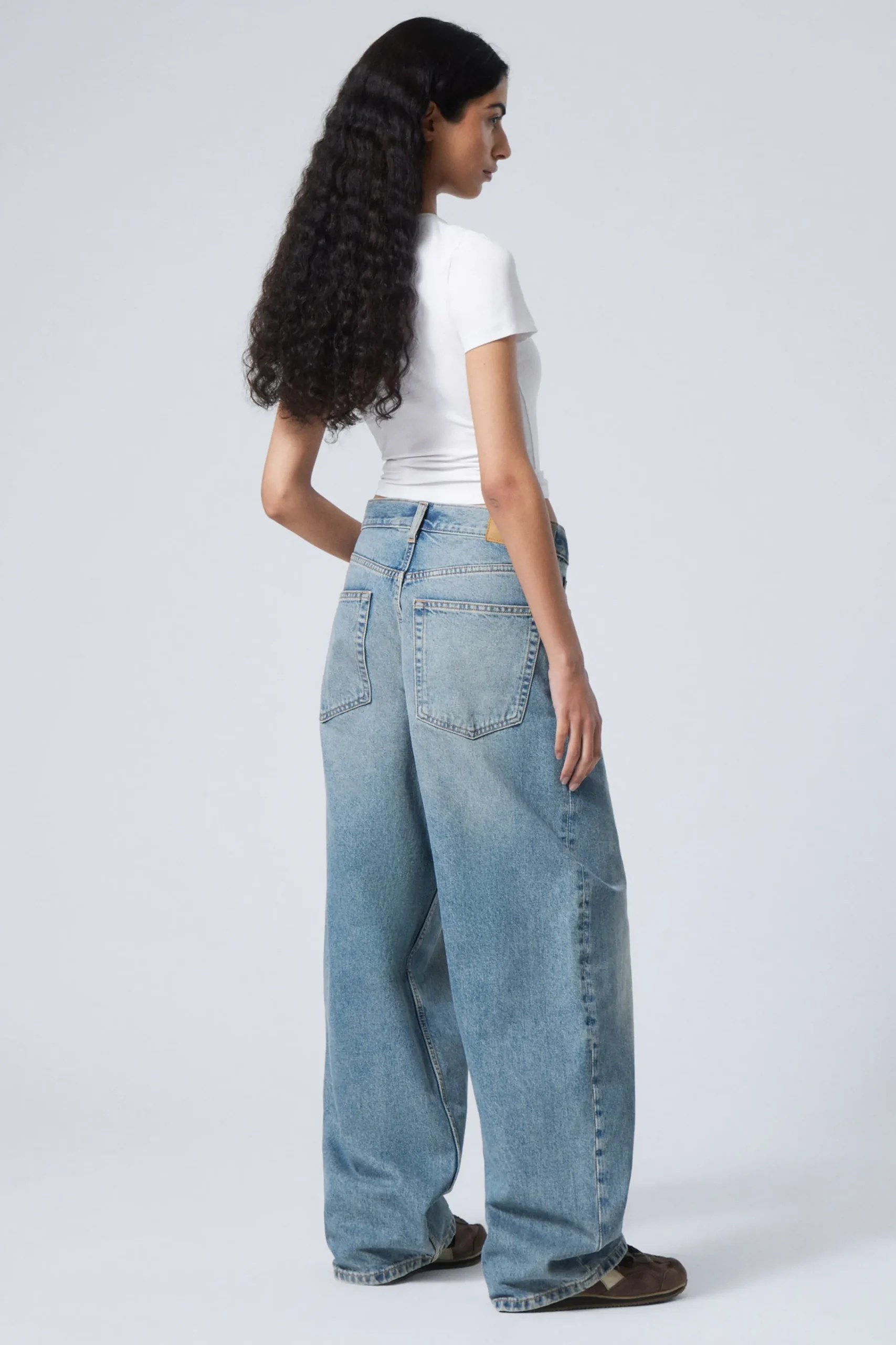 astro_loose_baggy_leg_jeans_8-2.webp Weekday Jeans | Jeans<ASTRO LOOSE BAGGY LEG JEANS