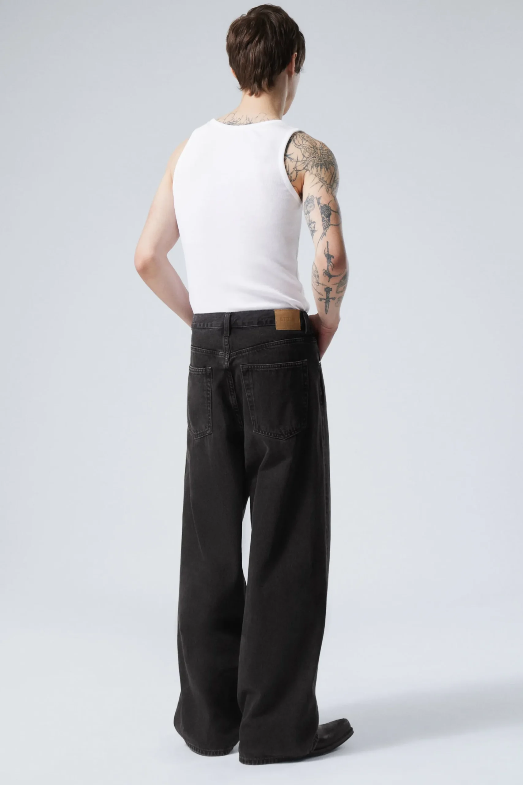 astro_loose_baggy_leg_jeans_8-6.webp Weekday Jeans<ASTRO LOOSE BAGGY LEG JEANS