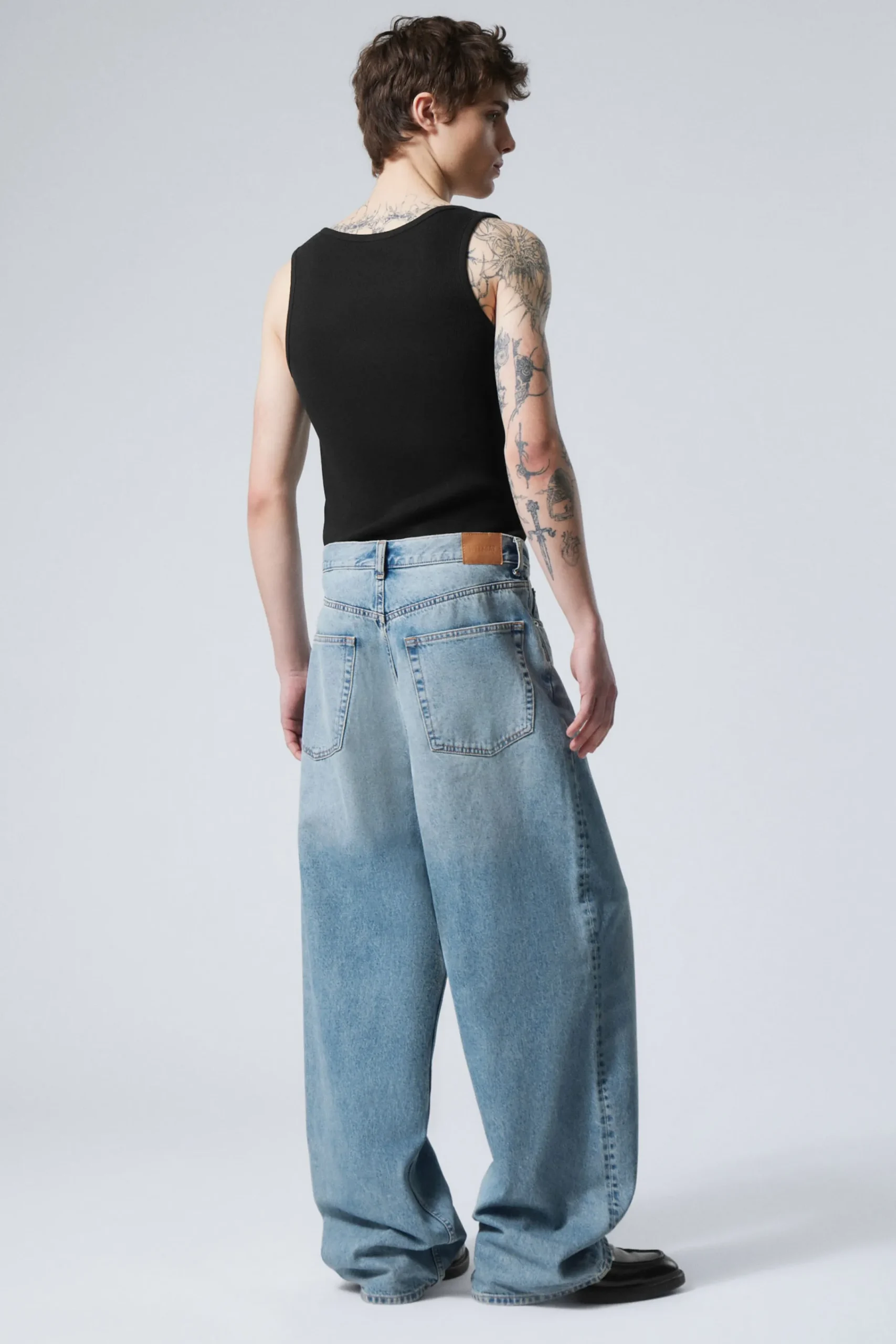 astro_loose_baggy_leg_jeans_9-2.webp Weekday Jeans | Jeans<ASTRO LOOSE BAGGY LEG JEANS