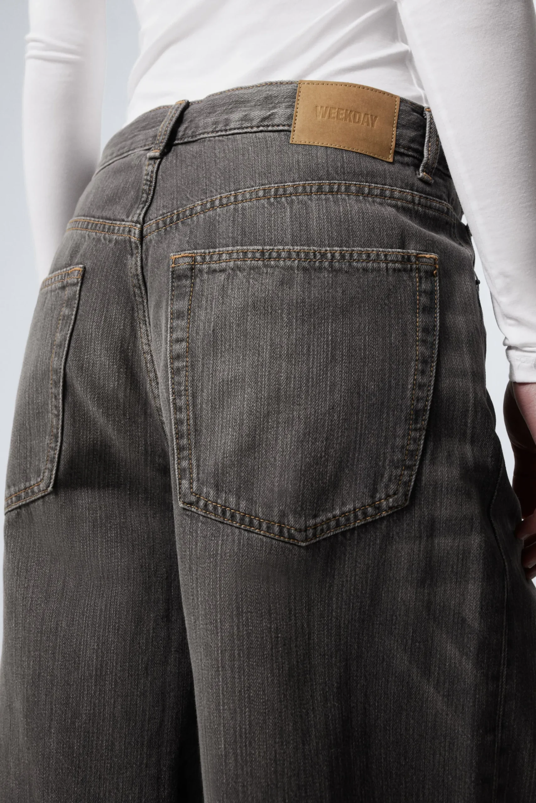 astro_loose_baggy_leg_jeans_9-9.webp Weekday Jeans | Jeans<ASTRO LOOSE BAGGY LEG JEANS