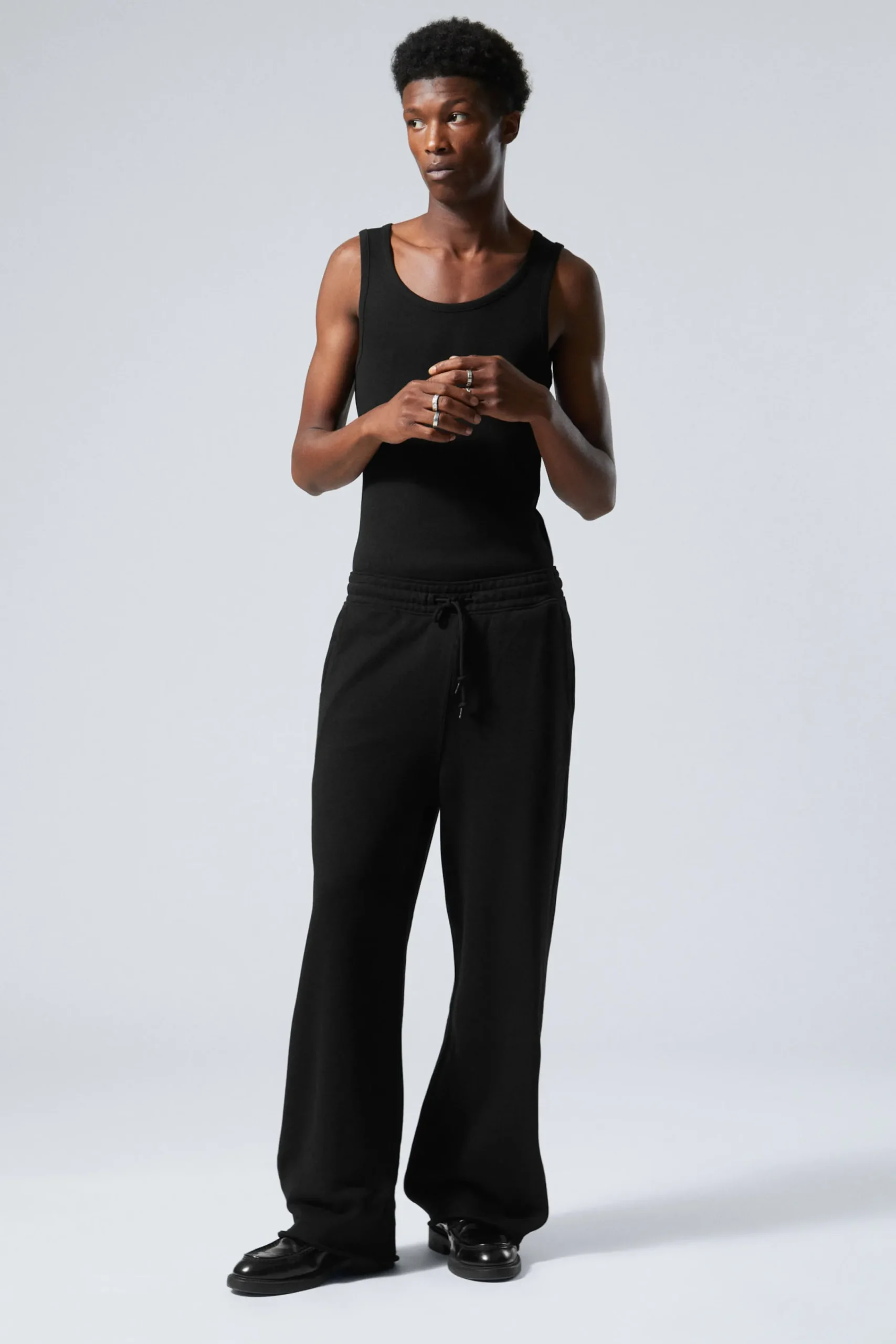 Weekday Basplagg | Byxor<ASTRO SWEATPANTS I BOMULLS-TERRY MED LÖS PASSFORM