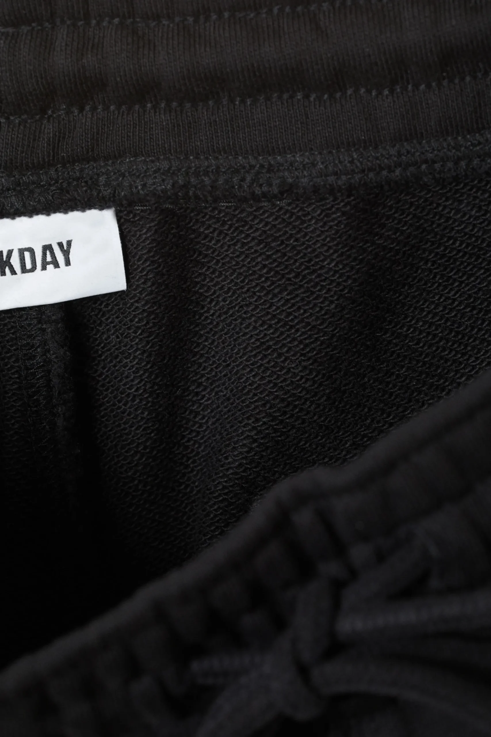 astro_sweatpants_i_bomullsterry_med_ls_passform_4.webp Weekday Basplagg | Byxor<ASTRO SWEATPANTS I BOMULLS-TERRY MED LÖS PASSFORM