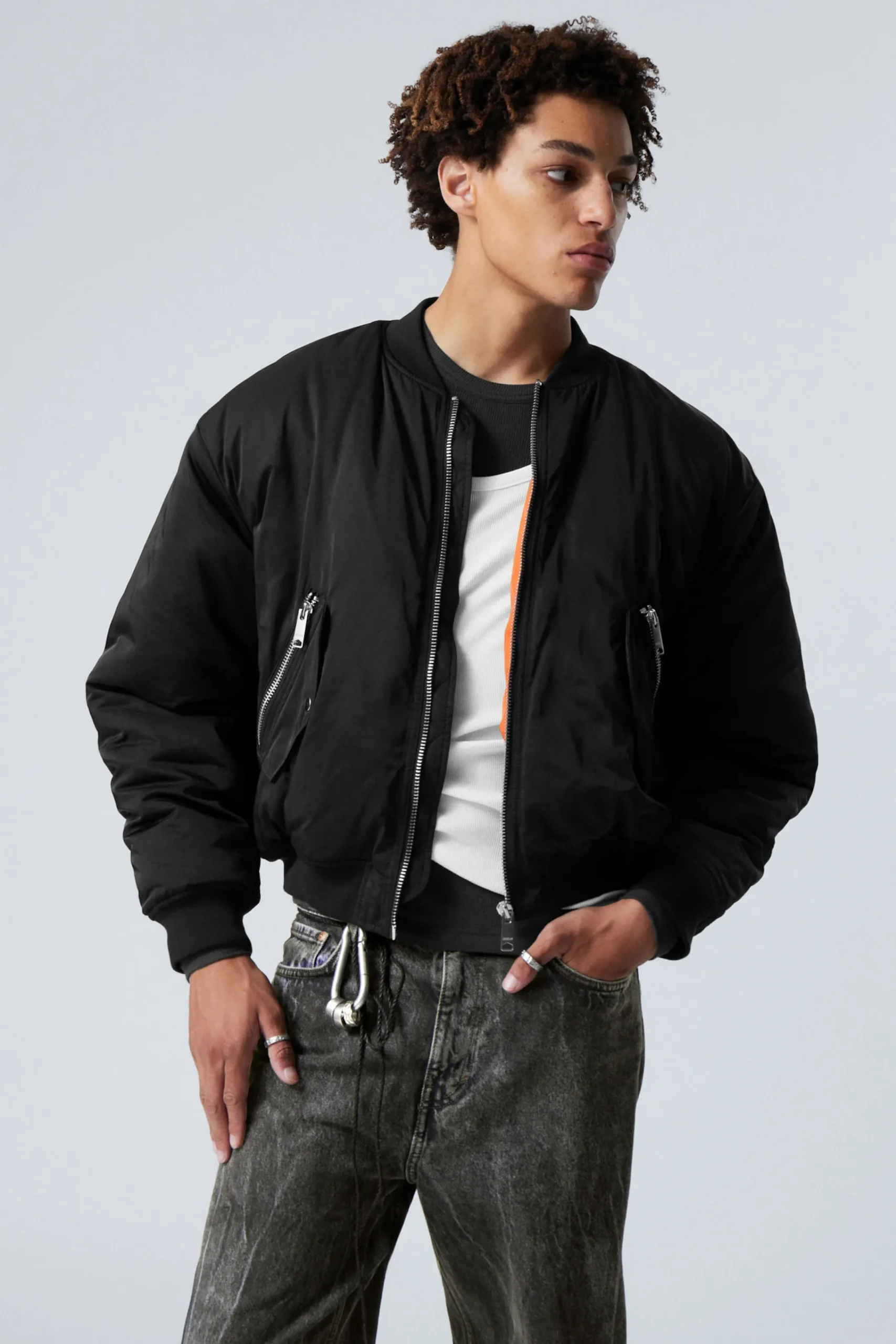 Weekday Jackor & Rockar<AVSLAPPNAD BOMBERJACKA I TWILL