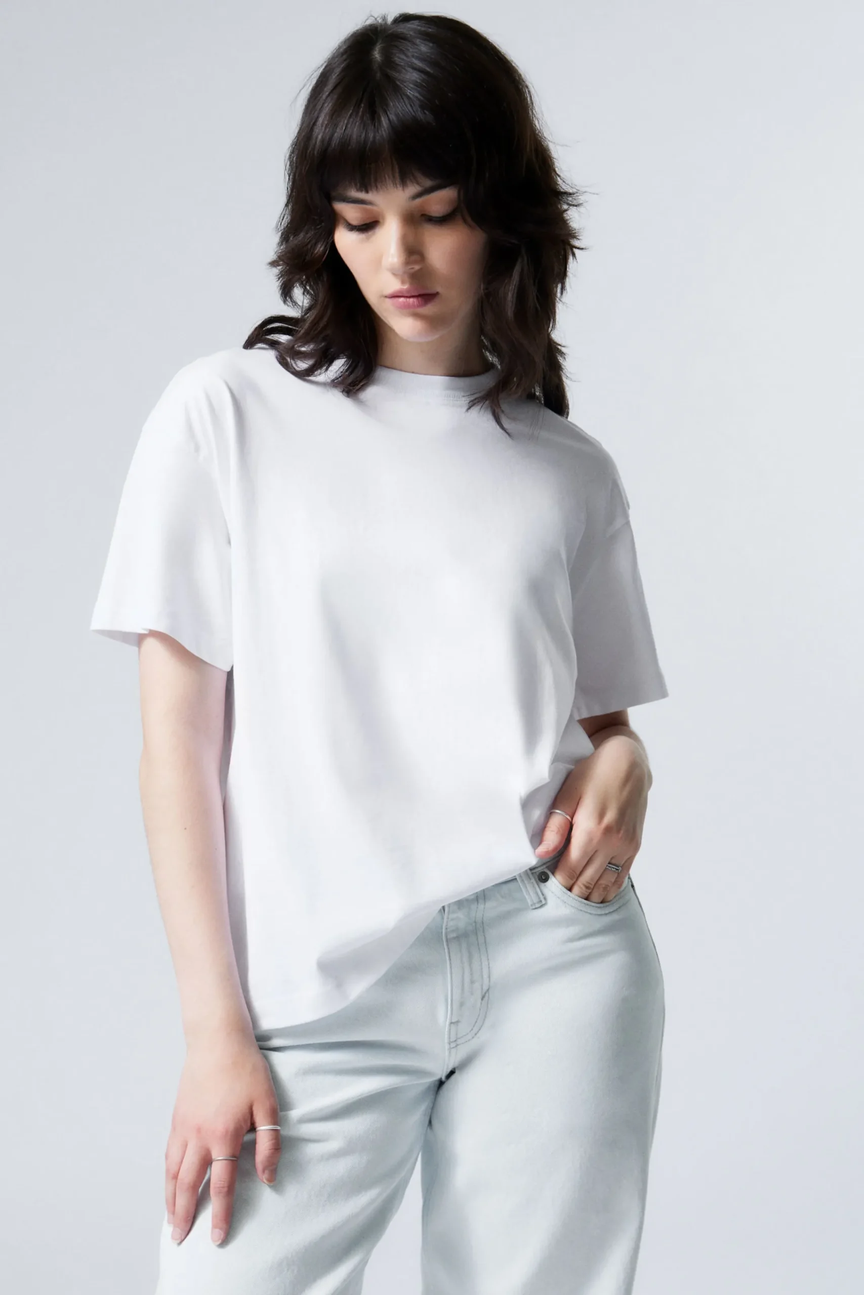 Weekday Basplagg | T-Shirtar<AVSLAPPNAD BOXIG T-SHIRT I BOMULL
