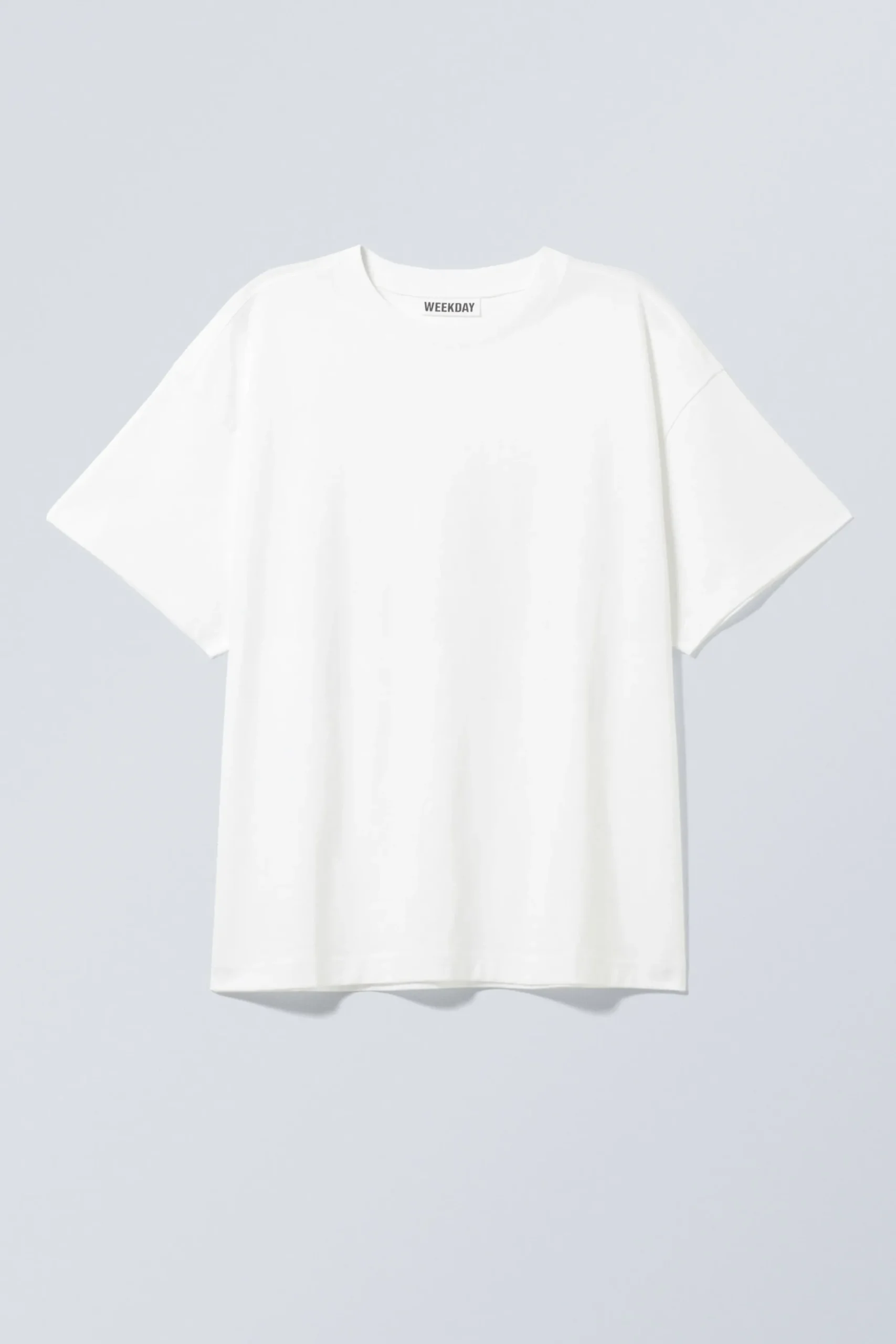 Weekday Basplagg | T-Shirtar<AVSLAPPNAD BOXIG T-SHIRT I BOMULL