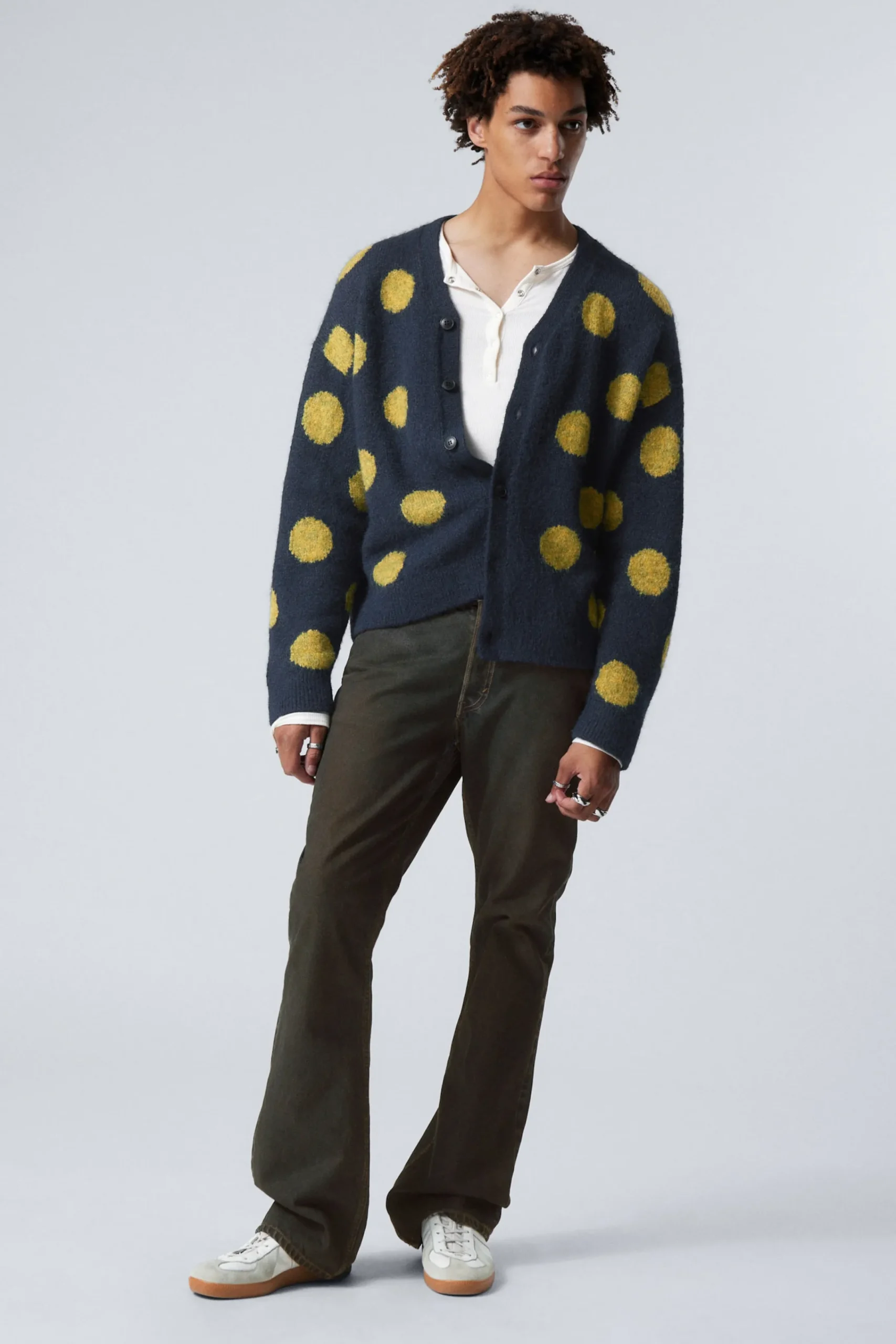 Weekday Stickat<AVSLAPPNAD STICKAD CARDIGAN MED PRICKAR
