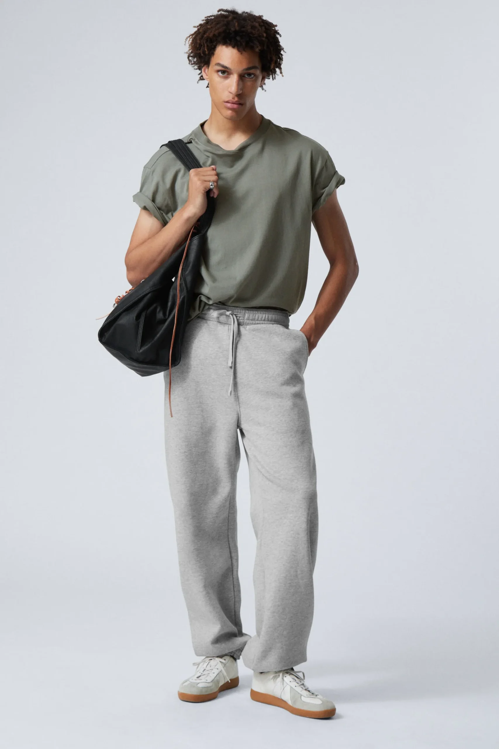 Weekday Byxor<AVSLAPPNADE KRAFTIGA SWEATPANTS