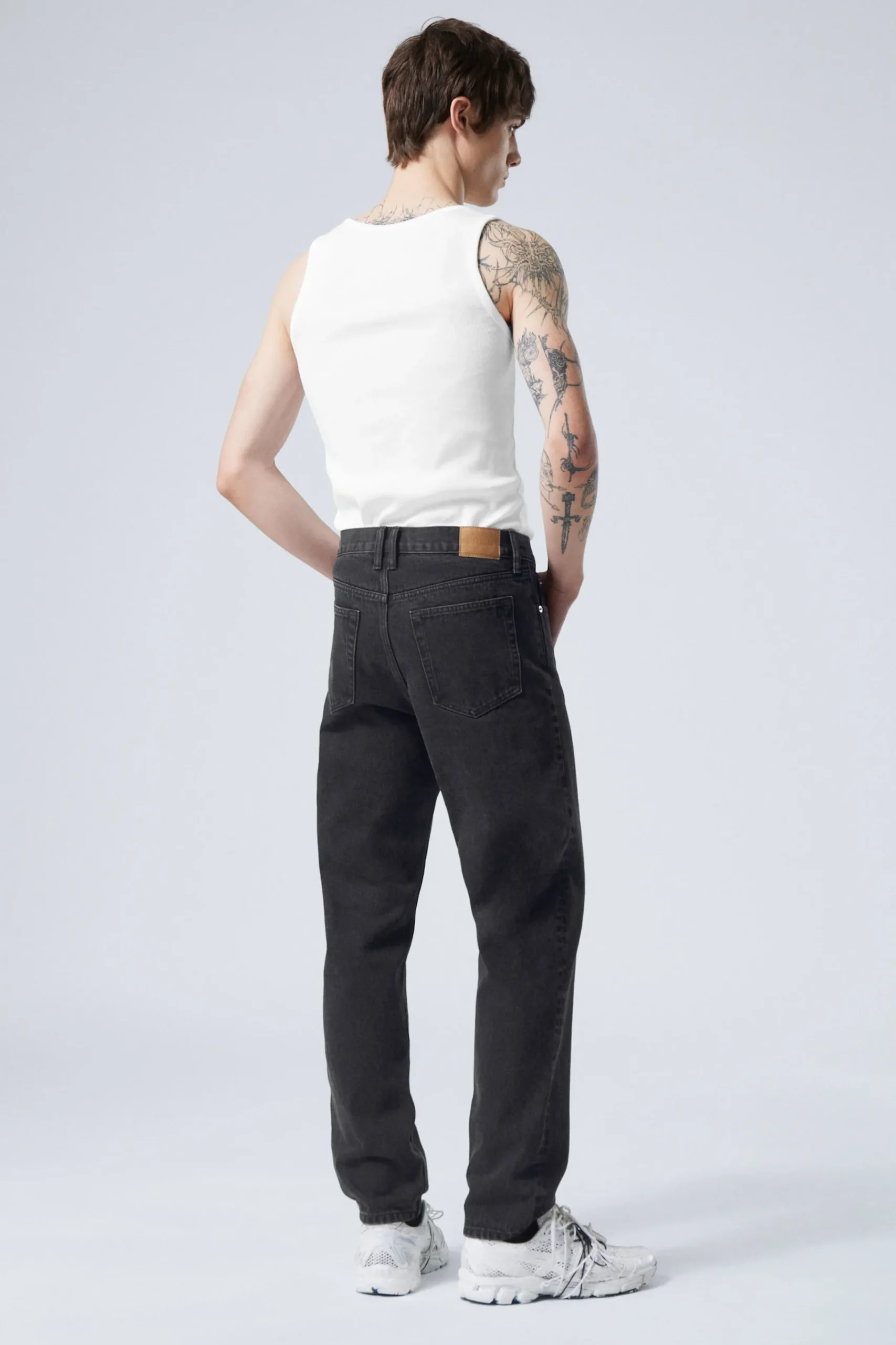 barrel_relaxed_taperd_leg_jeans_3.webp Weekday Jeans<BARREL RELAXED TAPERD LEG JEANS