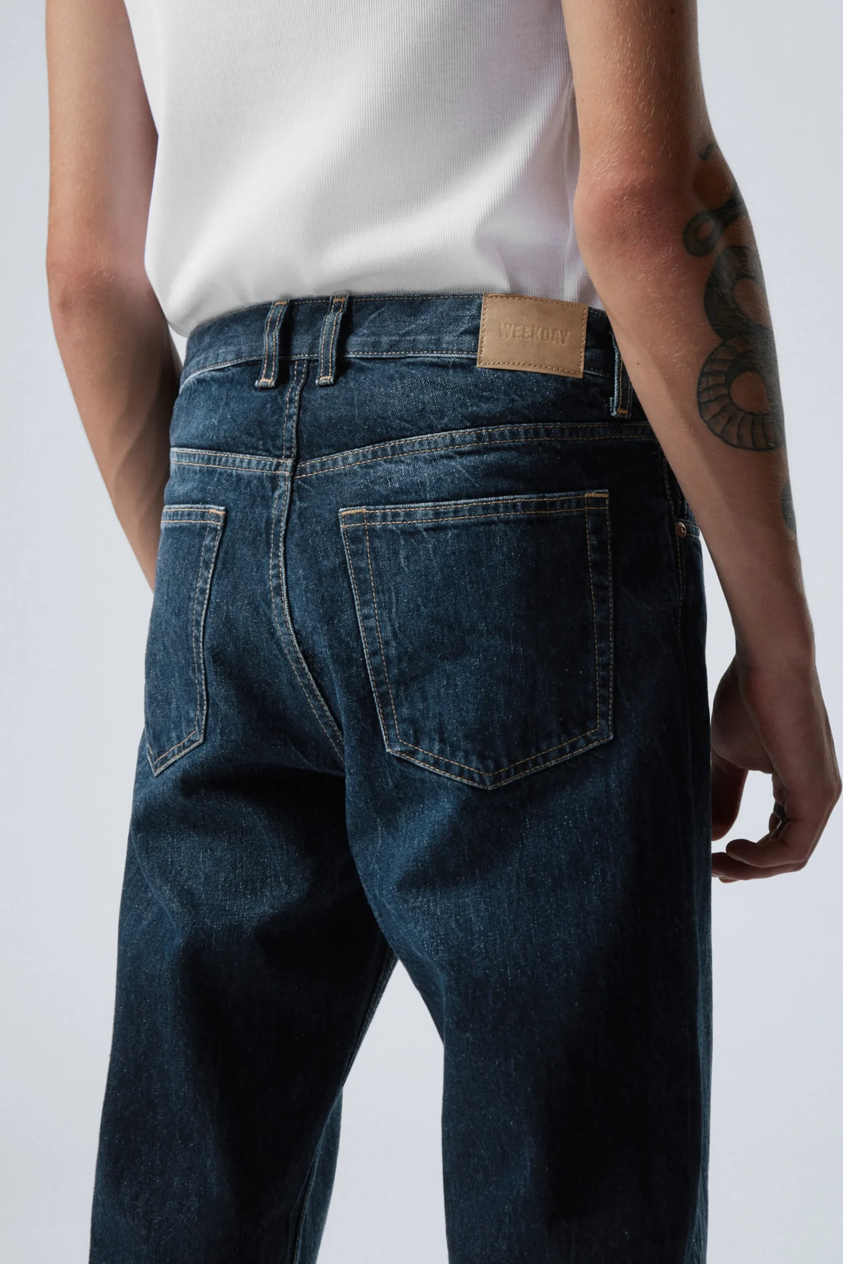 barrel_relaxed_taperd_leg_jeans_4-1.webp Weekday Jeans<BARREL RELAXED TAPERD LEG JEANS