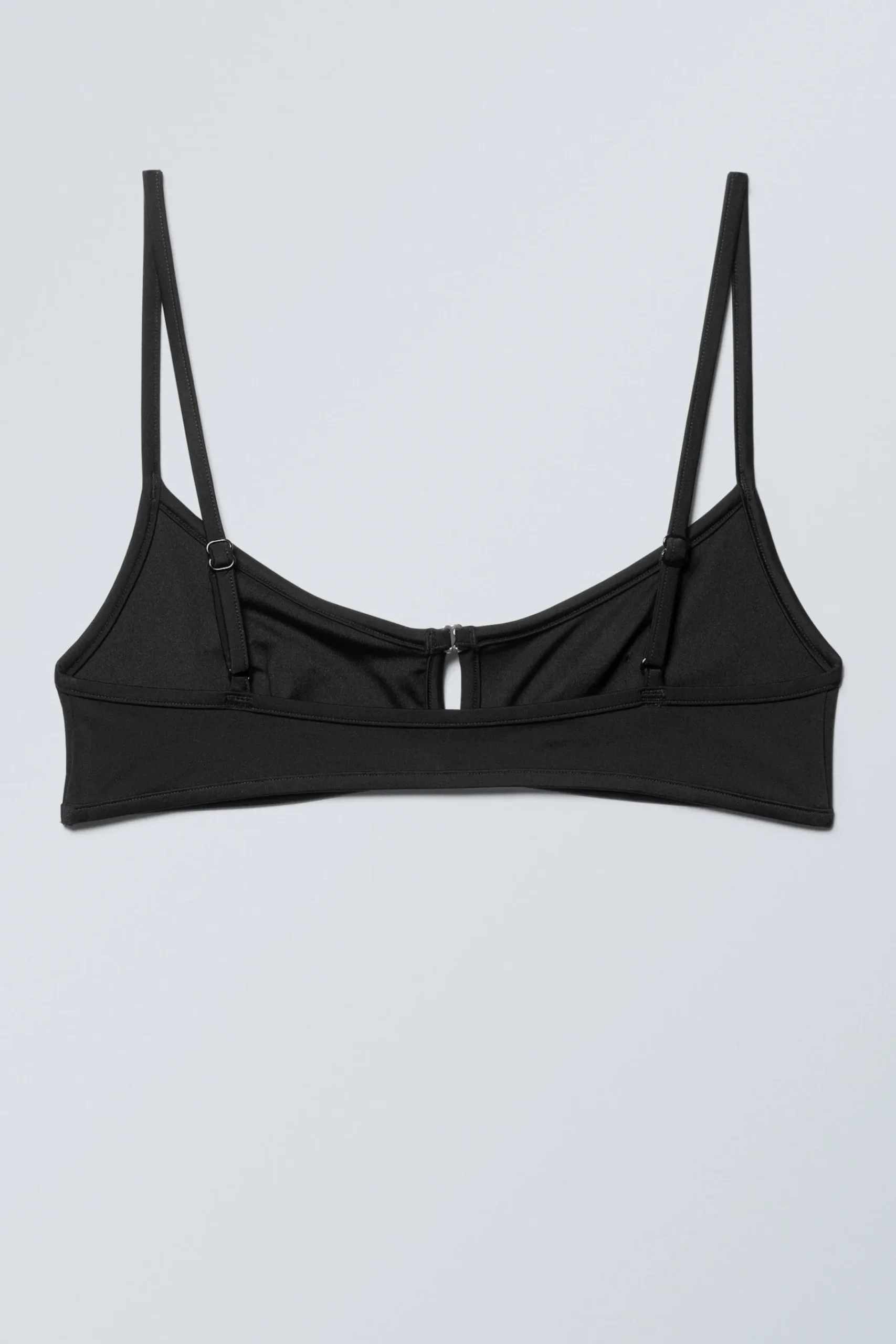 Weekday Badkläder<BIKINITOPP MED SPÄNNE FRAM