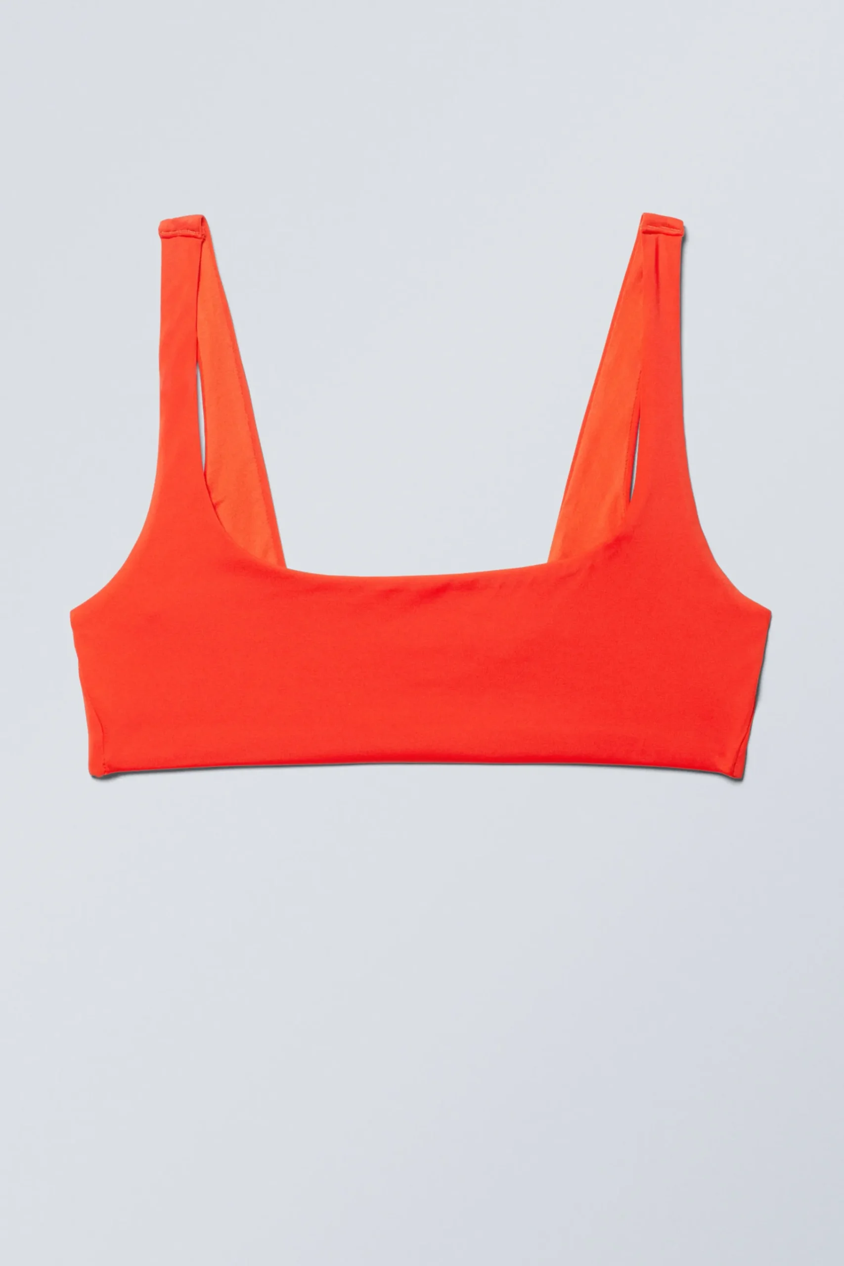 Weekday Badkläder<BIKINITOPP SAND