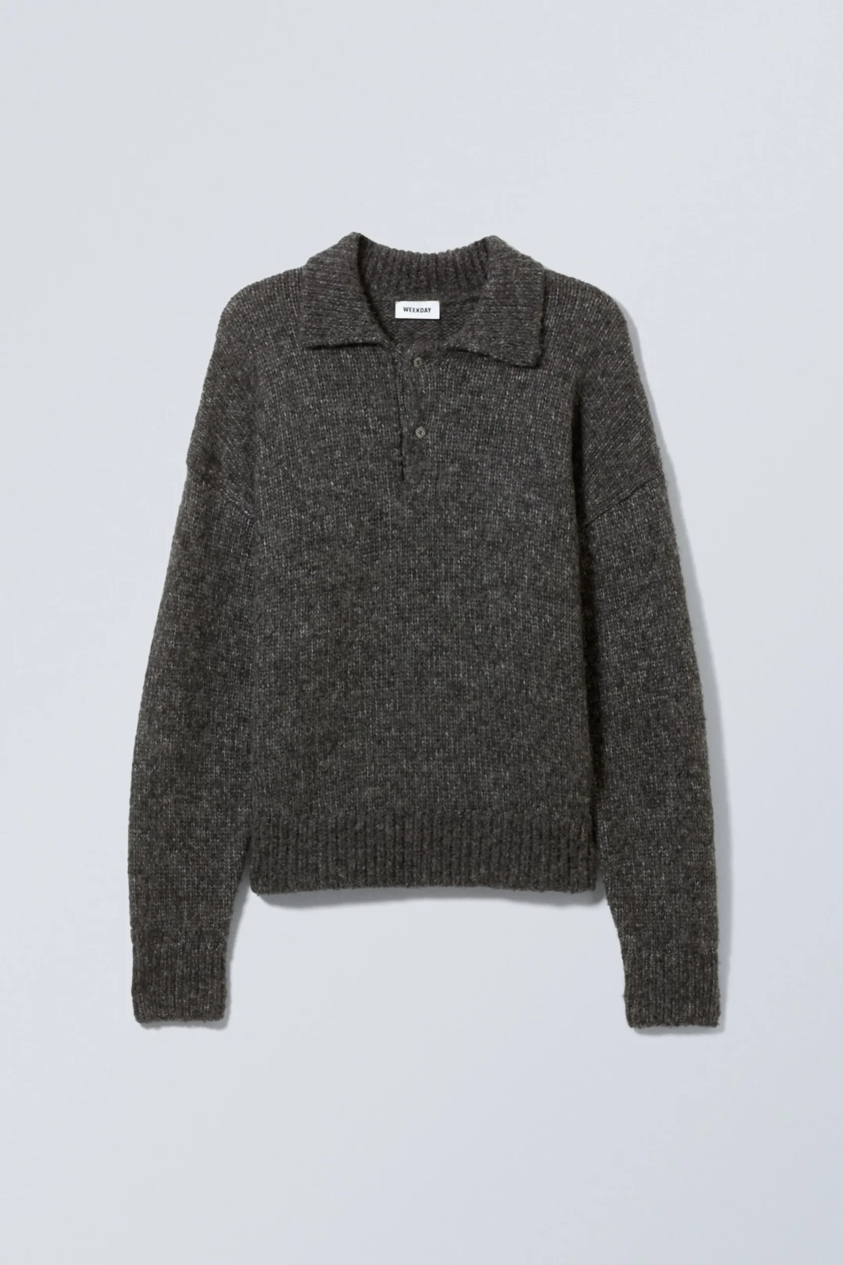 bobby_relaxed_knitted_polo_sweater_2-1.webp Weekday Stickat<BOBBY RELAXED KNITTED POLO SWEATER