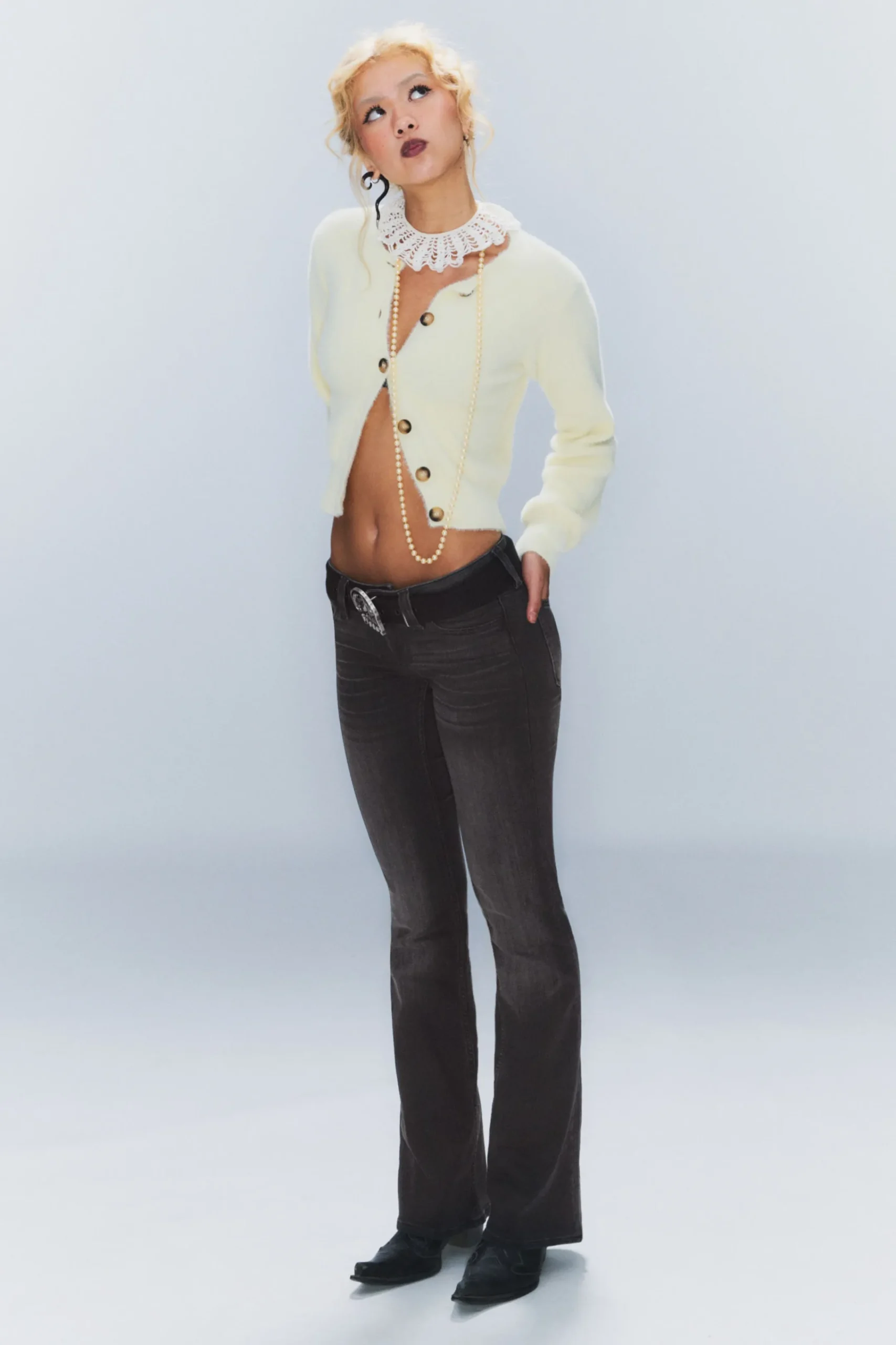 Weekday Jeans<BOOTY BEI LOW WAIST SKINNY BOOTCUT JEANS