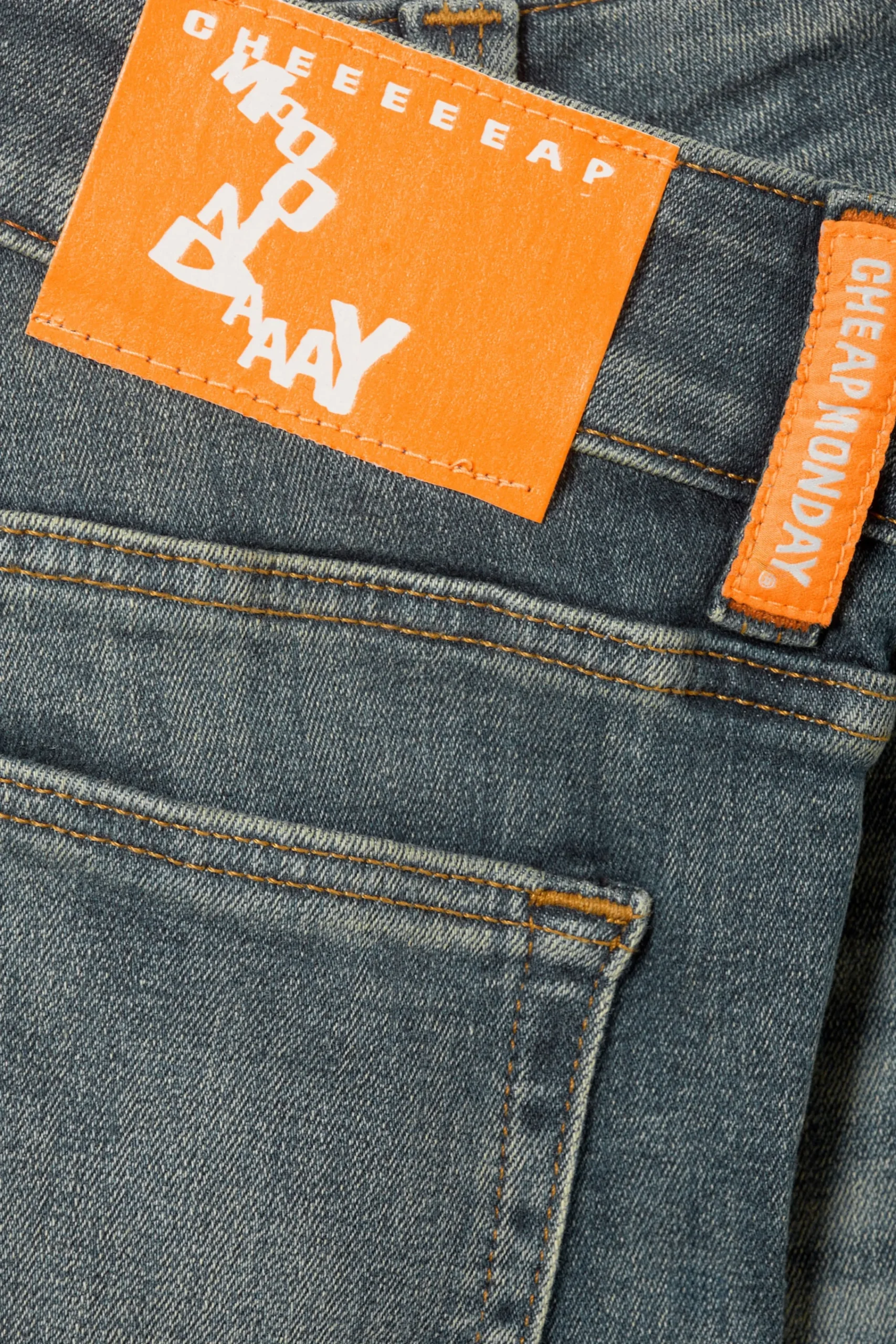 booty_bei_low_waist_skinny_bootcut_jeans_5-1.webp Weekday Jeans<BOOTY BEI LOW WAIST SKINNY BOOTCUT JEANS