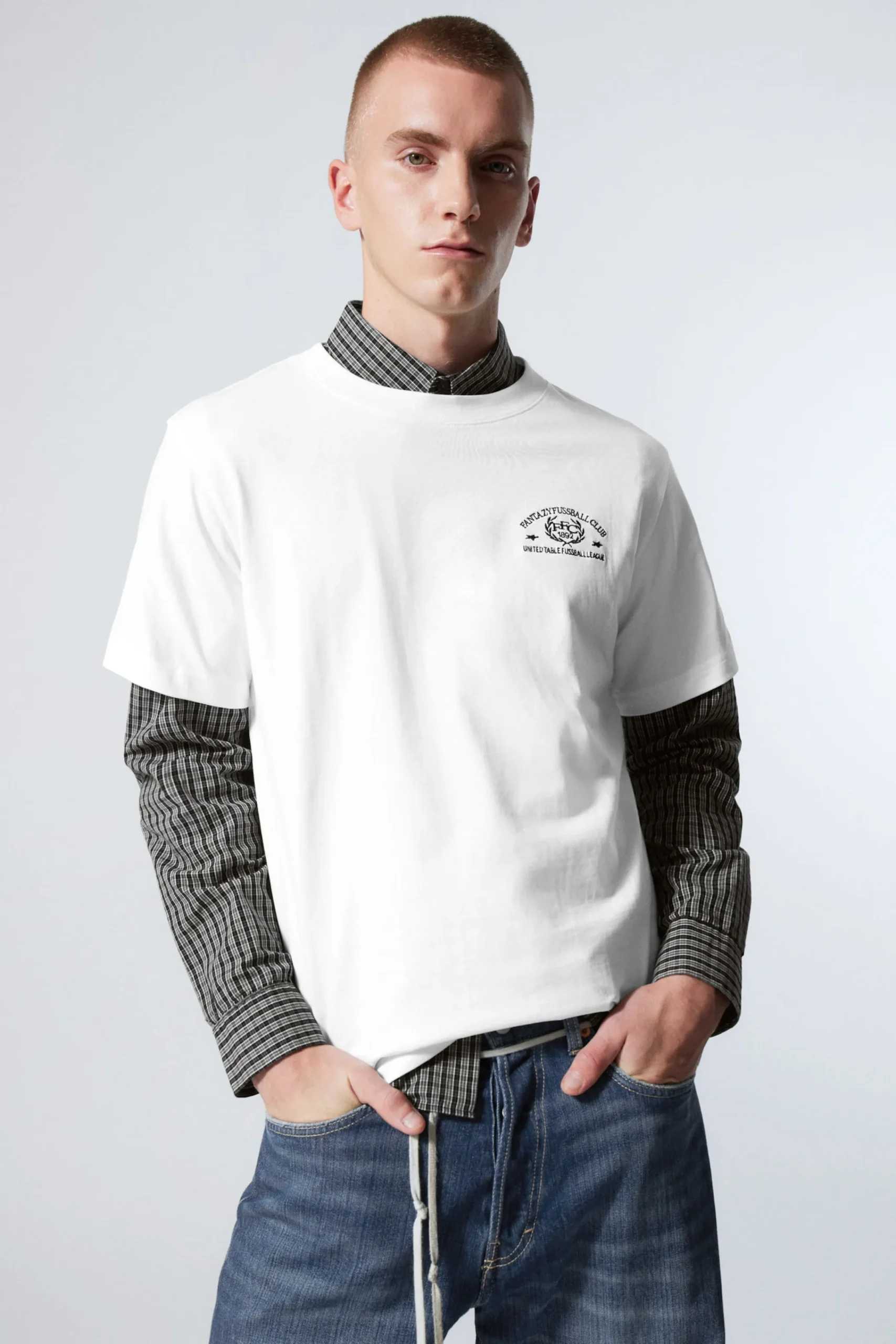 Weekday Graphics | T-Shirtar & Toppar<BOXIG GRAFISK PRINTAD T-SHIRT