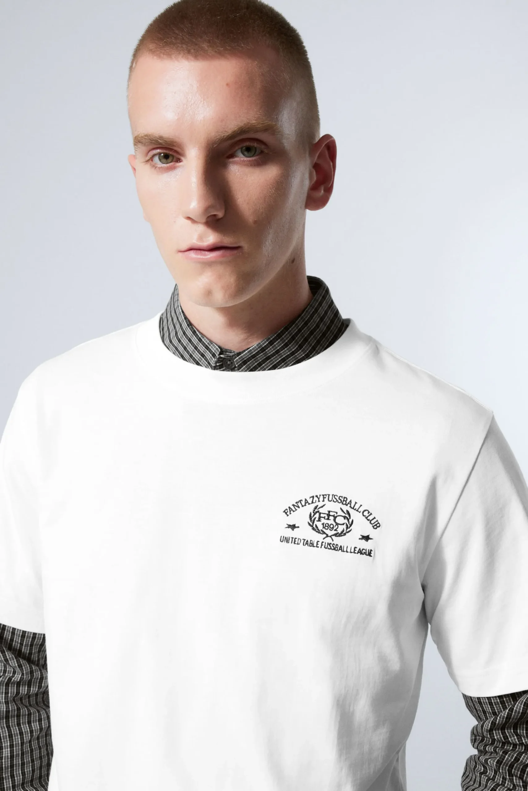Weekday Graphics | T-Shirtar & Toppar<BOXIG GRAFISK PRINTAD T-SHIRT