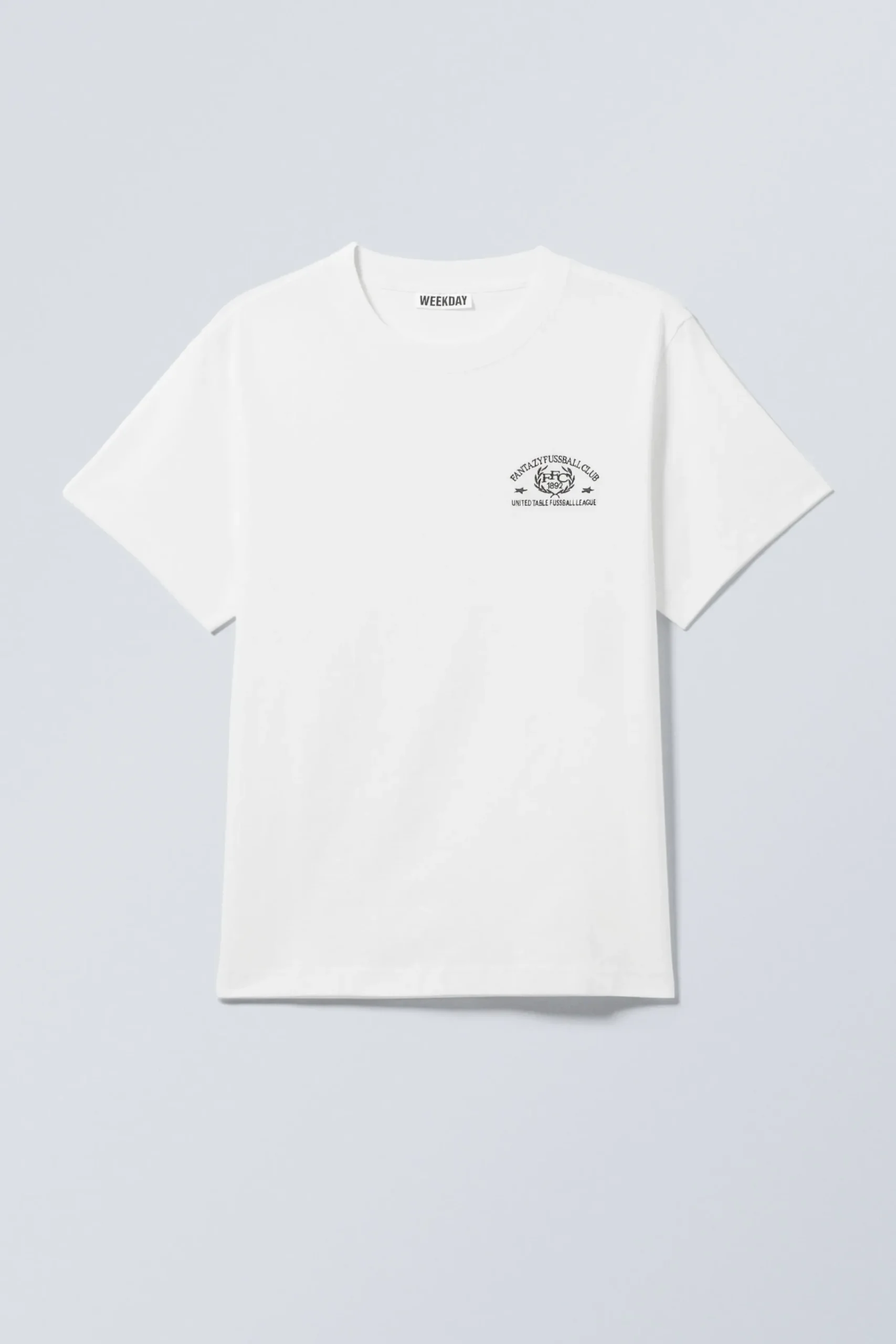 boxig_grafisk_printad_tshirt_2-3.webp Weekday Graphics | T-Shirtar & Toppar<BOXIG GRAFISK PRINTAD T-SHIRT