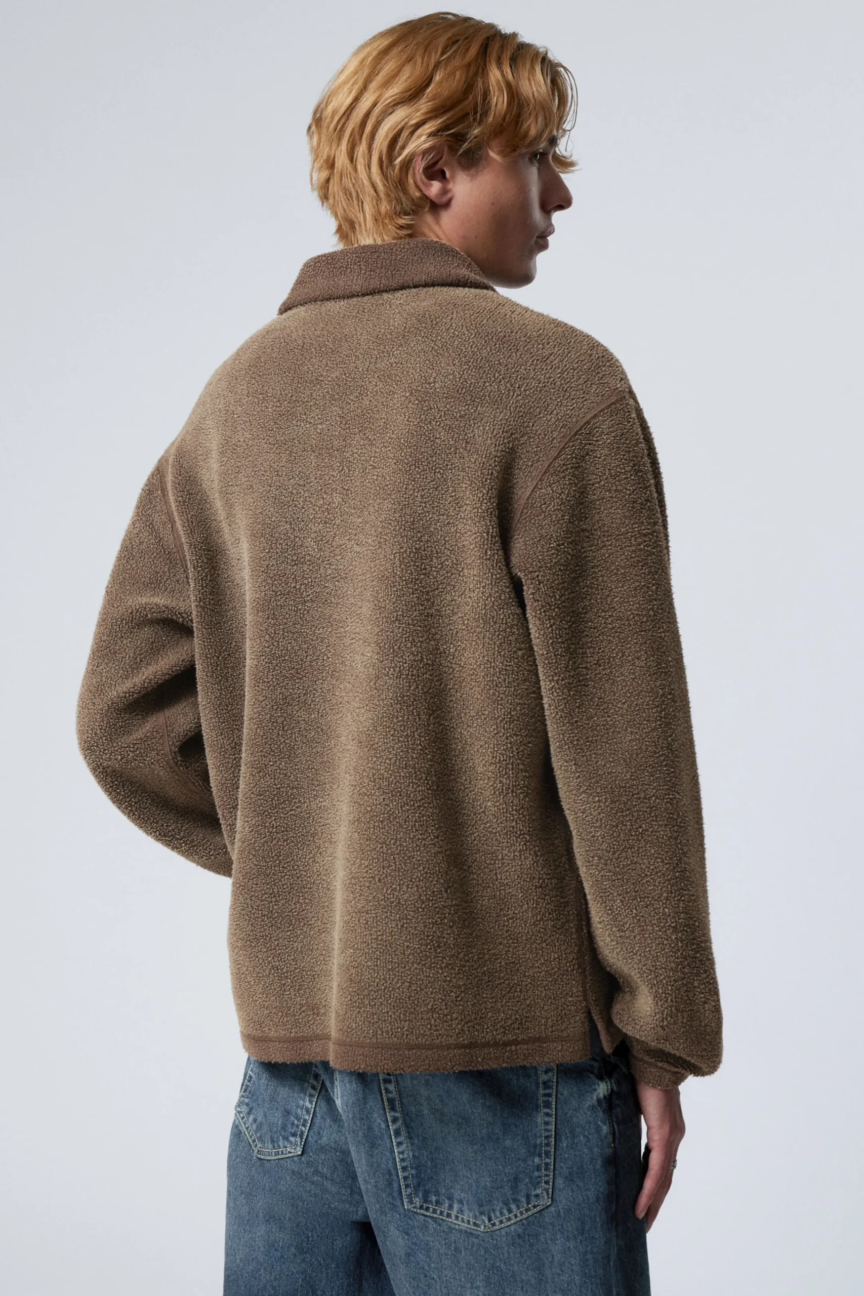 boxig_halvzip_trja_i_fleece_2.webp Weekday Sweatshirts<BOXIG HALV-ZIP TRÖJA I FLEECE