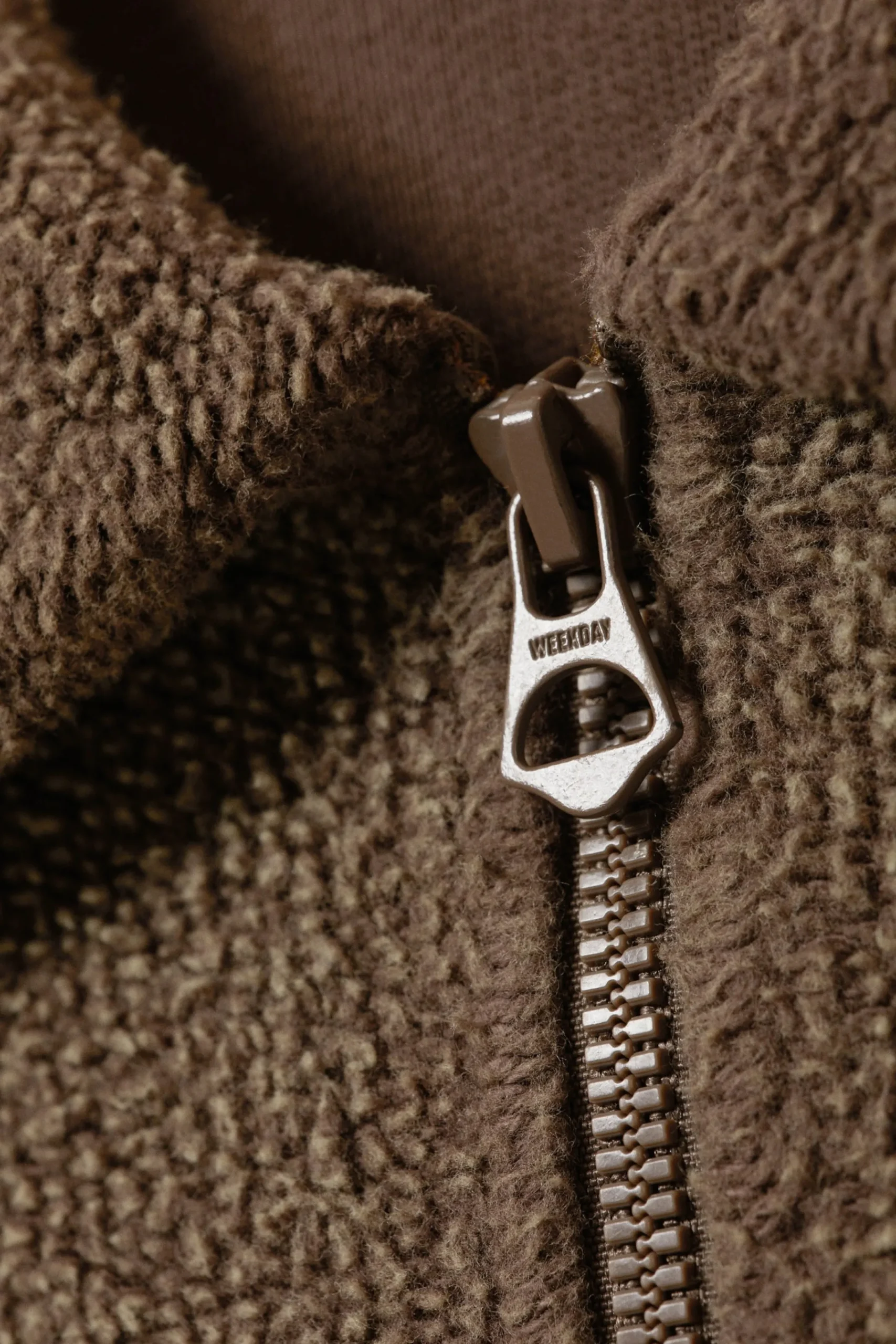 boxig_halvzip_trja_i_fleece_3.webp Weekday Sweatshirts<BOXIG HALV-ZIP TRÖJA I FLEECE
