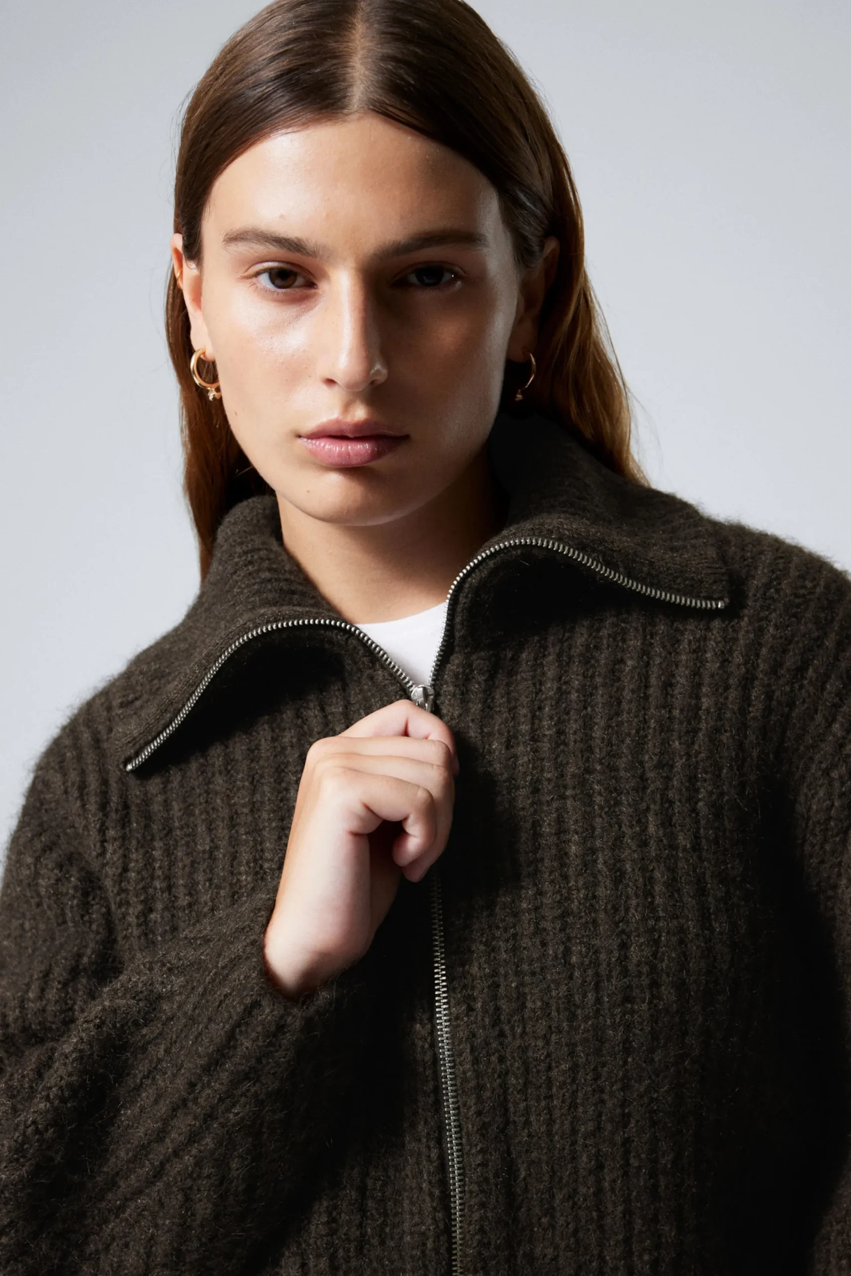 Weekday Stickat<CARDIGAN MED DRAGKEDJA