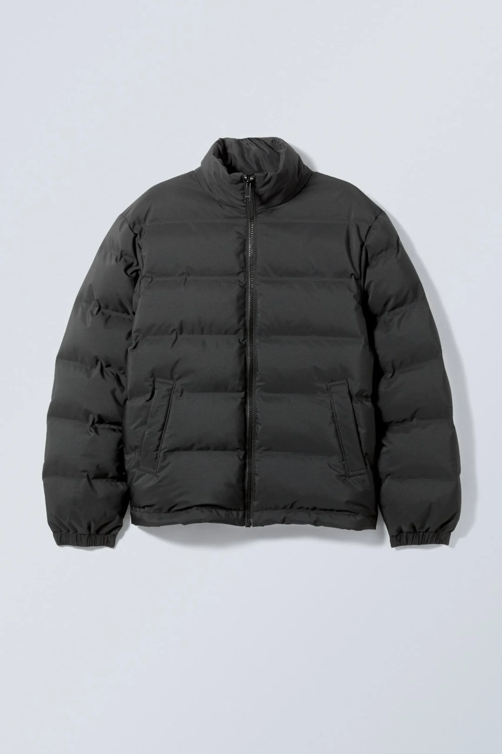 cole_puffer_2-2.webp Weekday Jackor & Rockar<COLE PUFFER